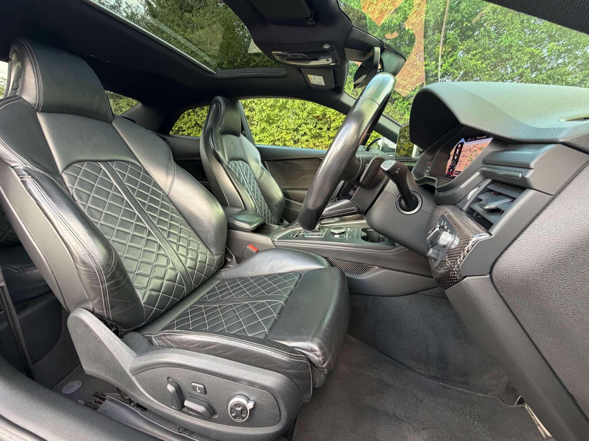 Audi S5 view 23