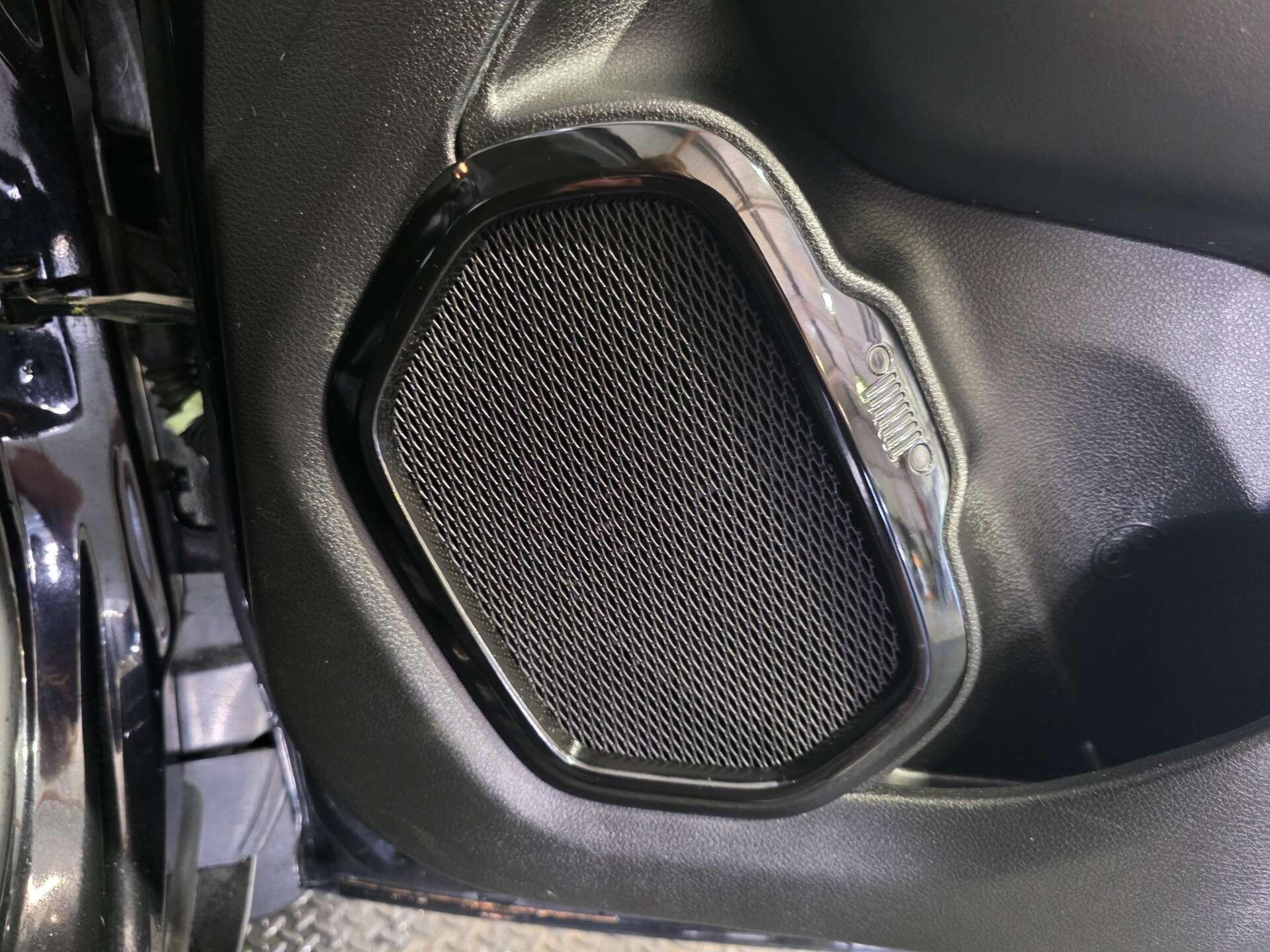 Jeep Renegade view 15