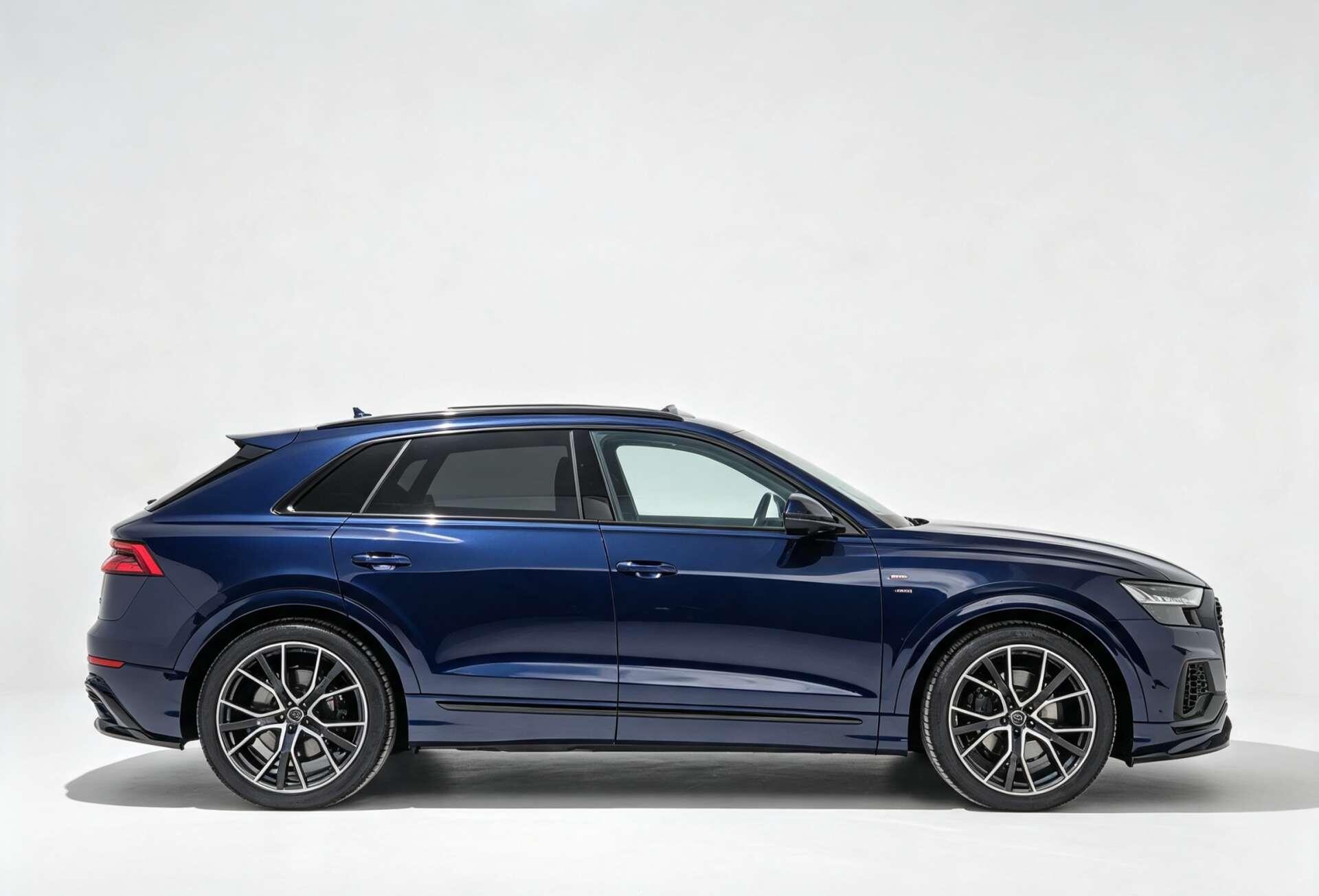 Audi Q8 view 13