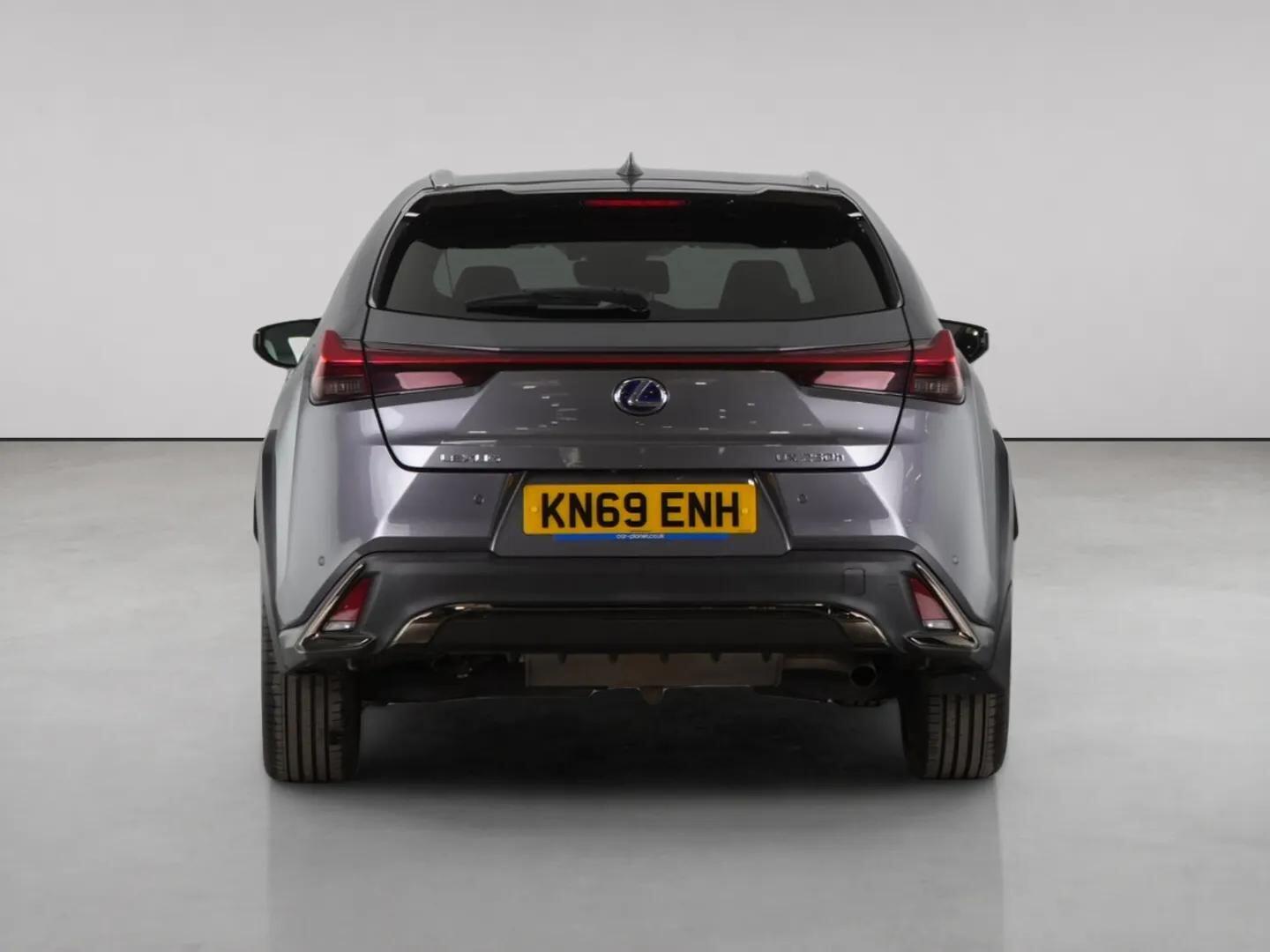 Lexus Ux view 7