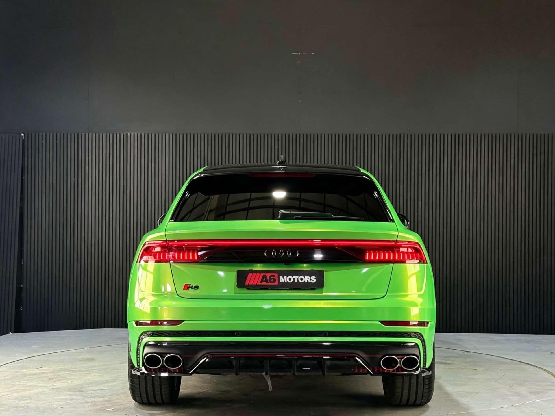 Audi SQ8 view 13