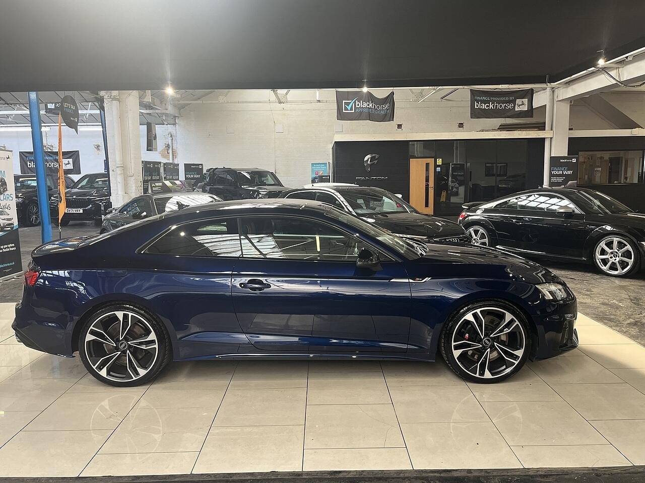 Audi S5 view 8