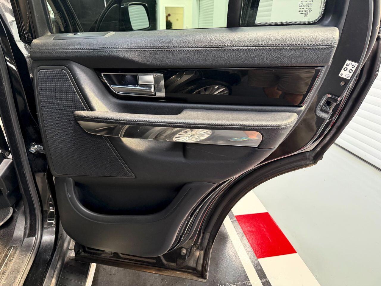 Land Rover Range Rover Sport view 19