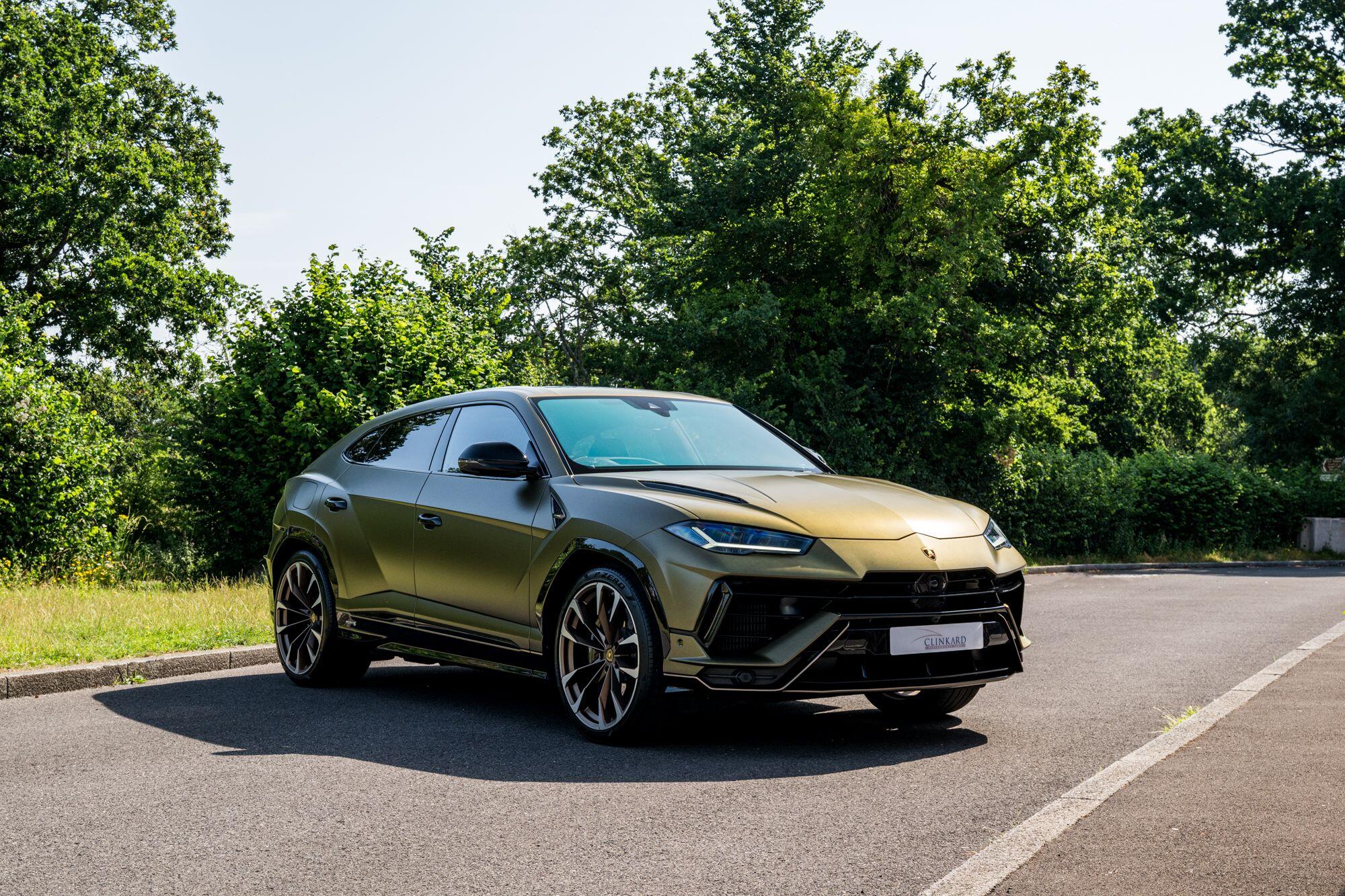 Lamborghini Urus view 11