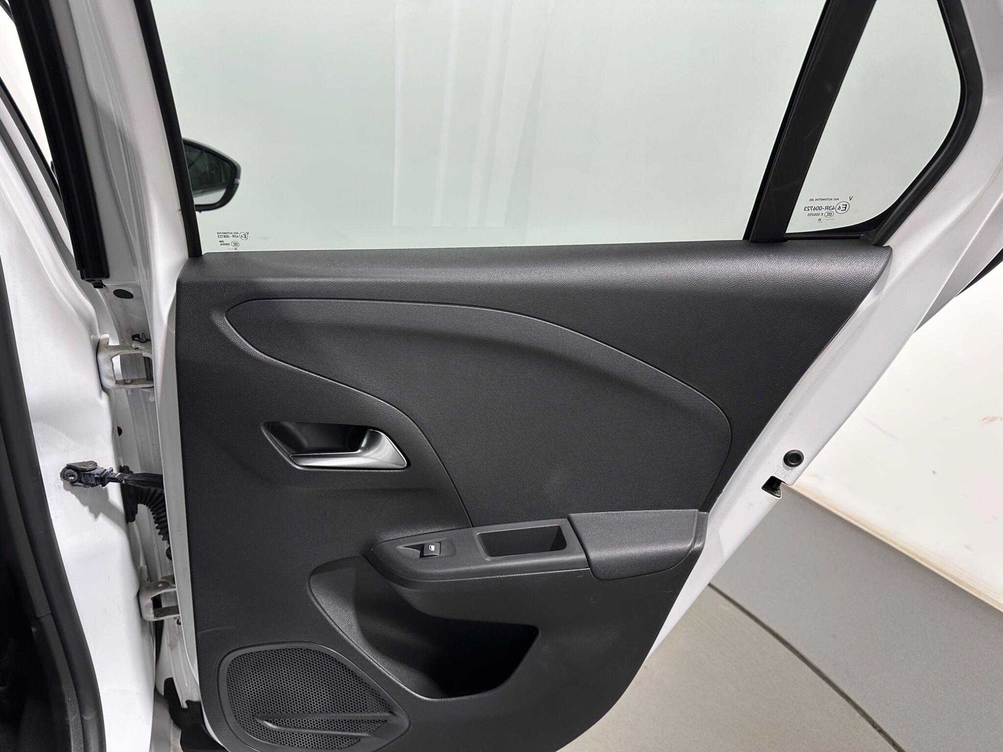 Vauxhall Corsa view 43