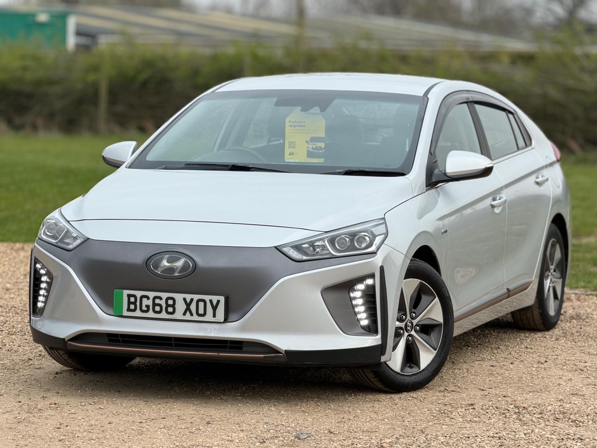 2018 Hyundai IONIQ 28kWh Premium Auto 5dr image 3