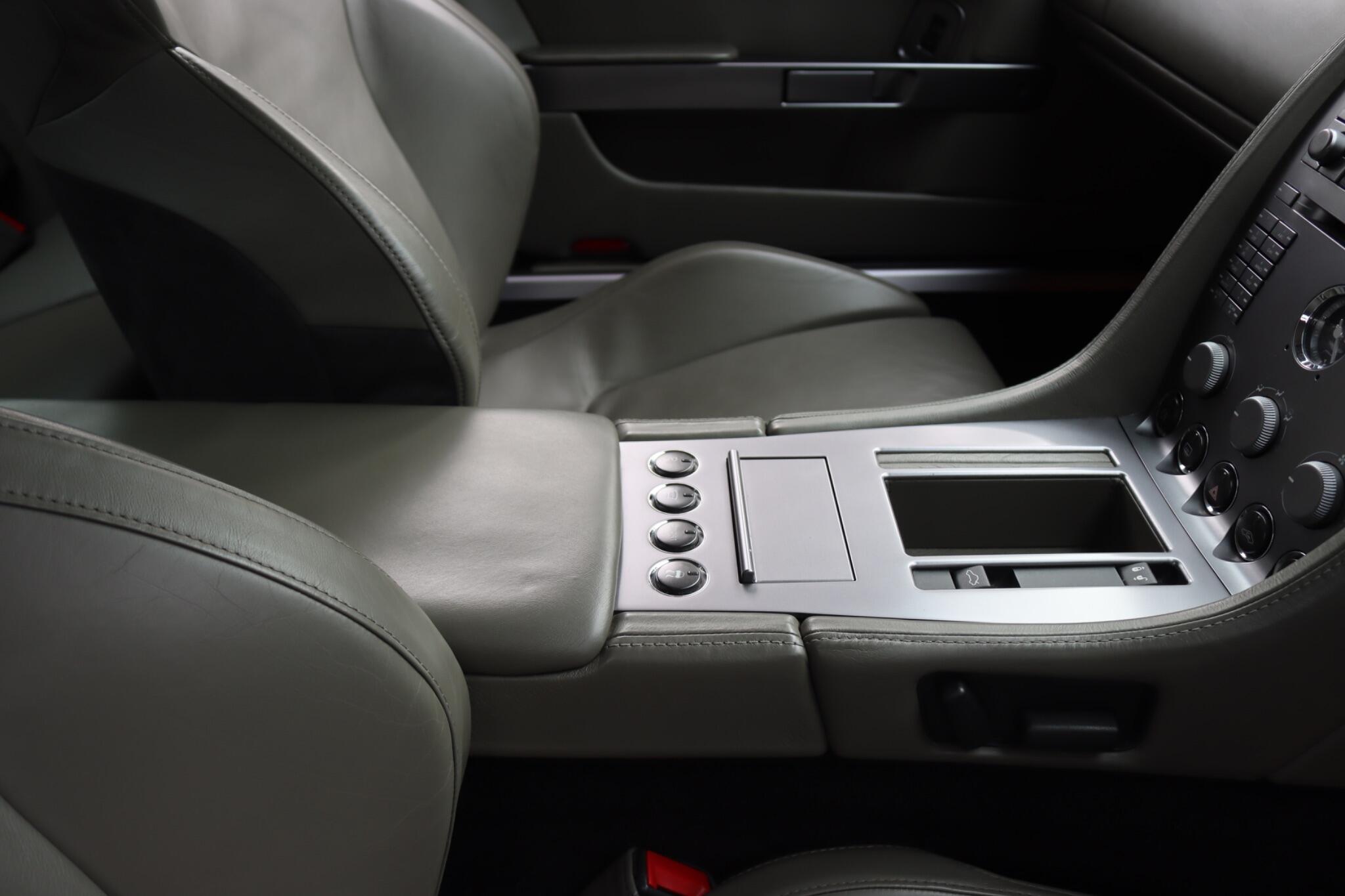 Aston Martin DB9 view 56