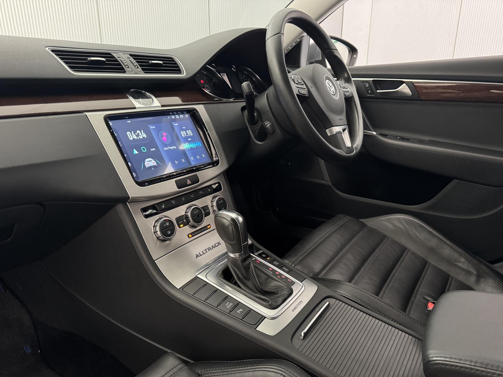 Volkswagen Passat view 64