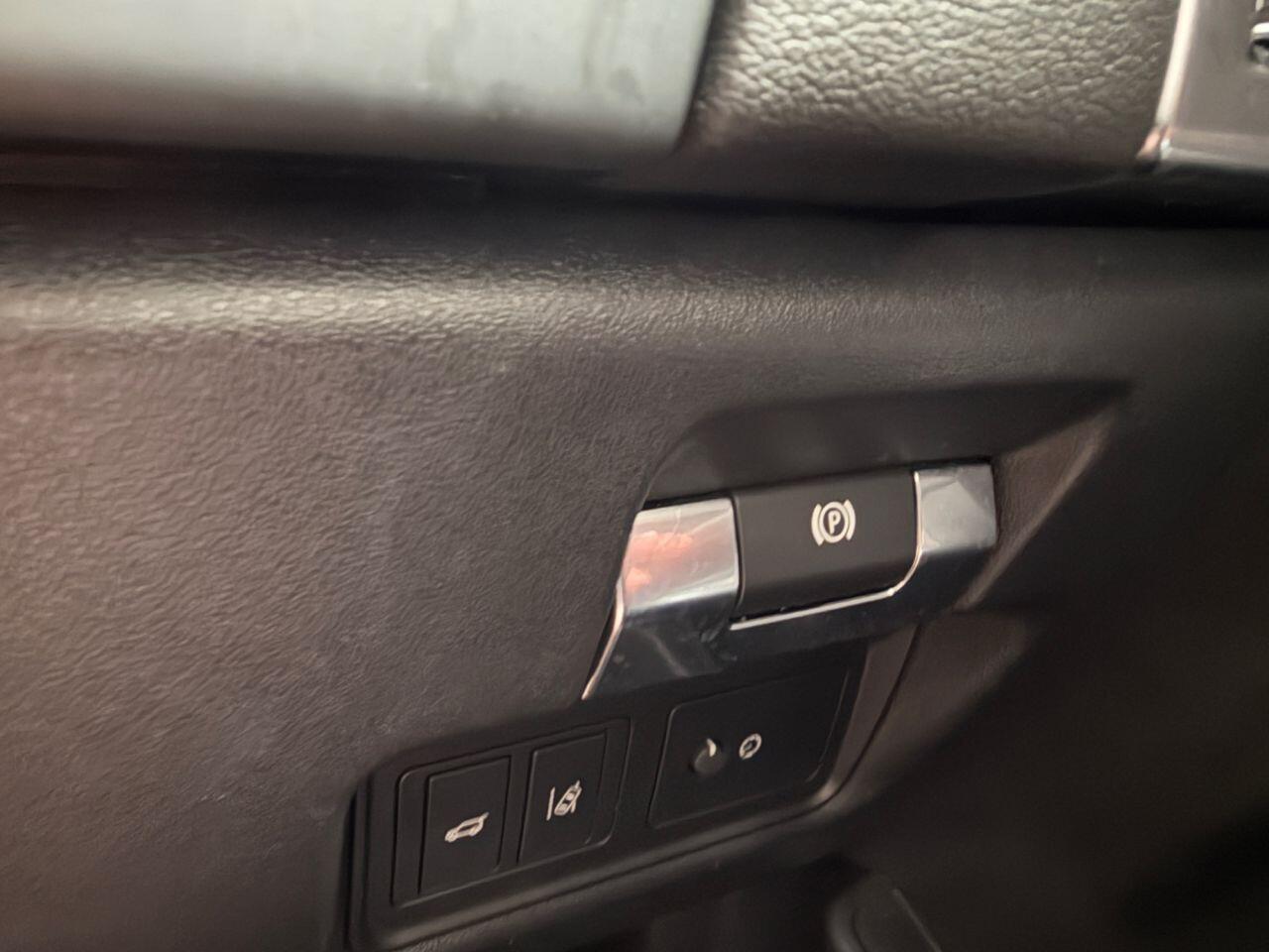 Jaguar E-Pace view 49