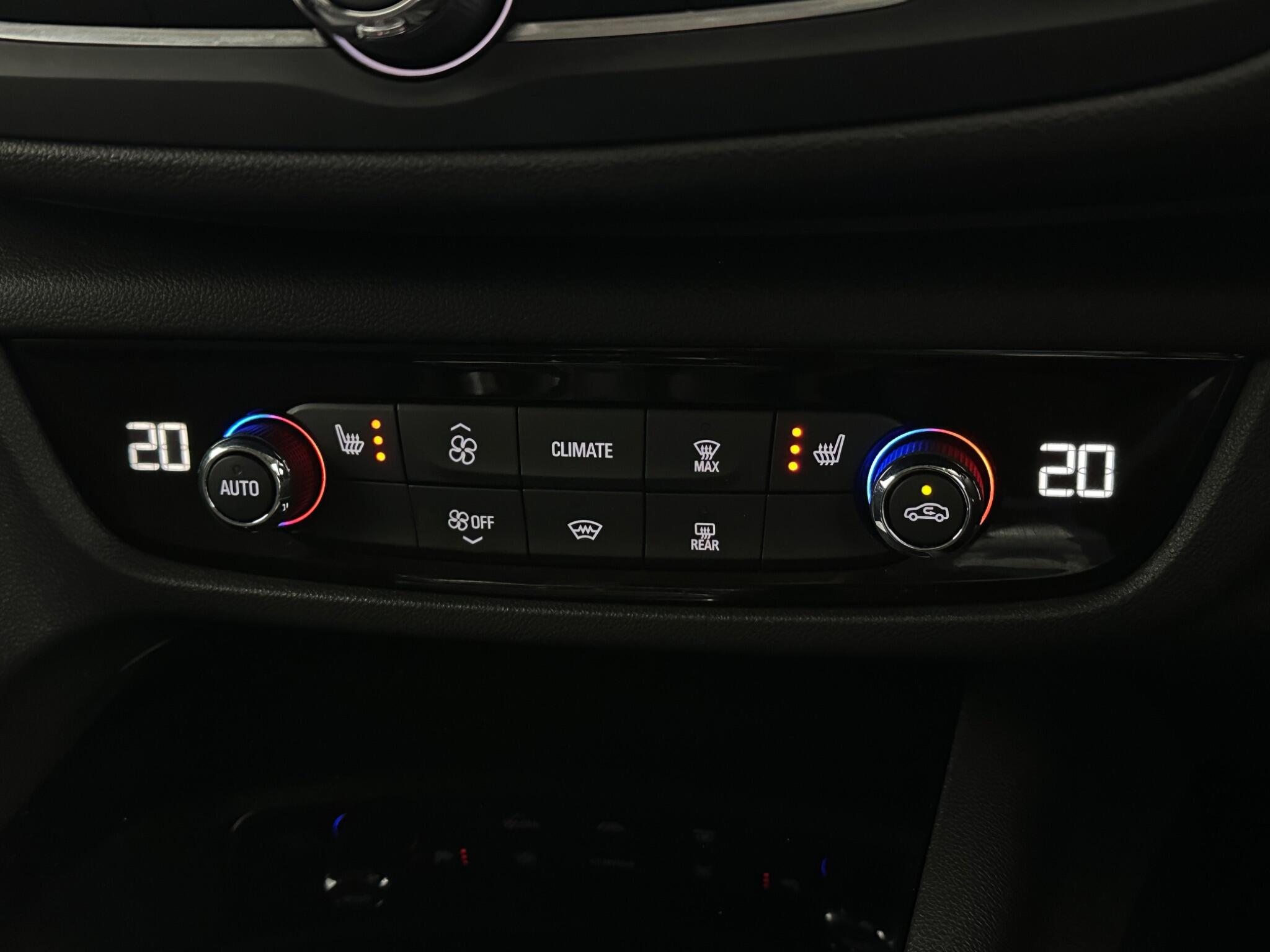 Vauxhall Insignia view 22