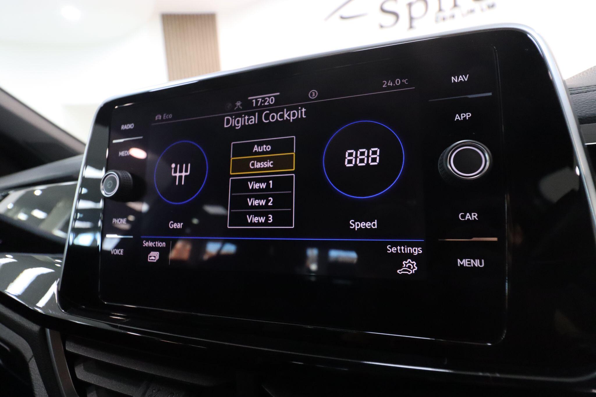 Volkswagen T-Roc view 29
