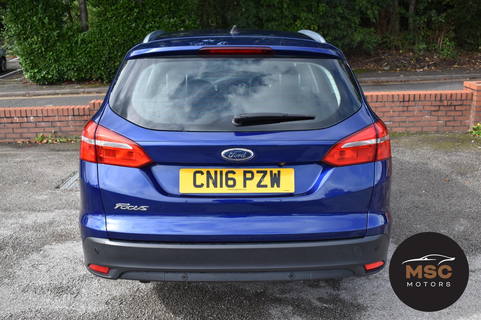 Ford Focus view 14