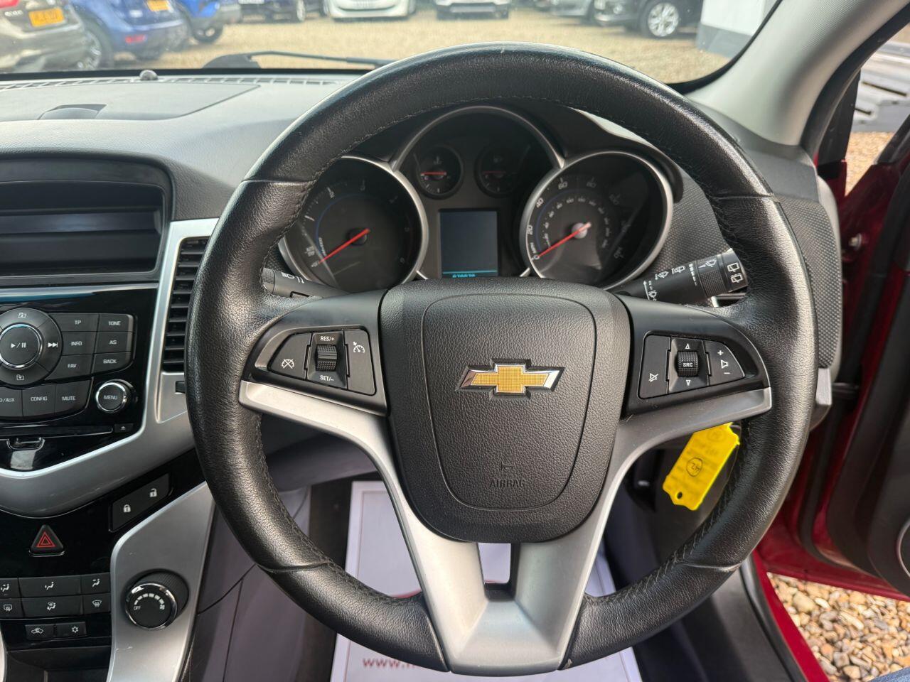 Chevrolet Cruze view 13