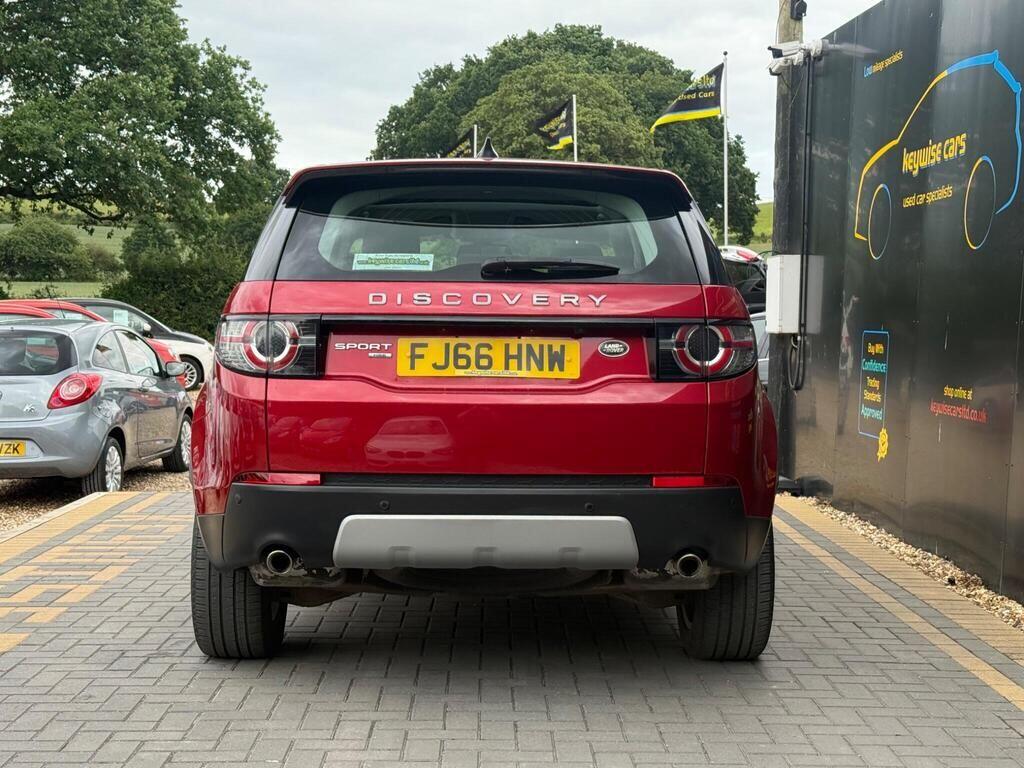 Land Rover Discovery Sport view 5