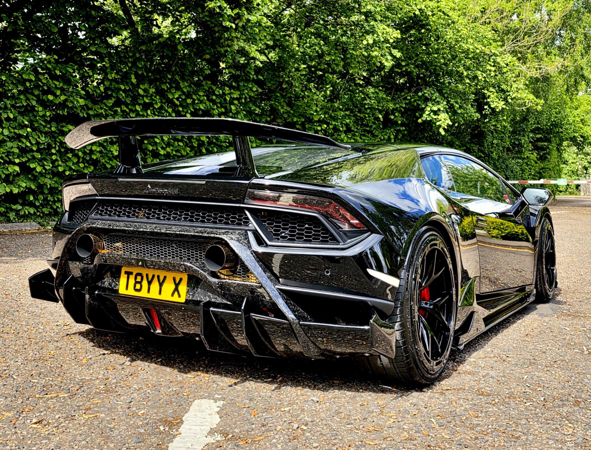 Lamborghini Huracan view 14