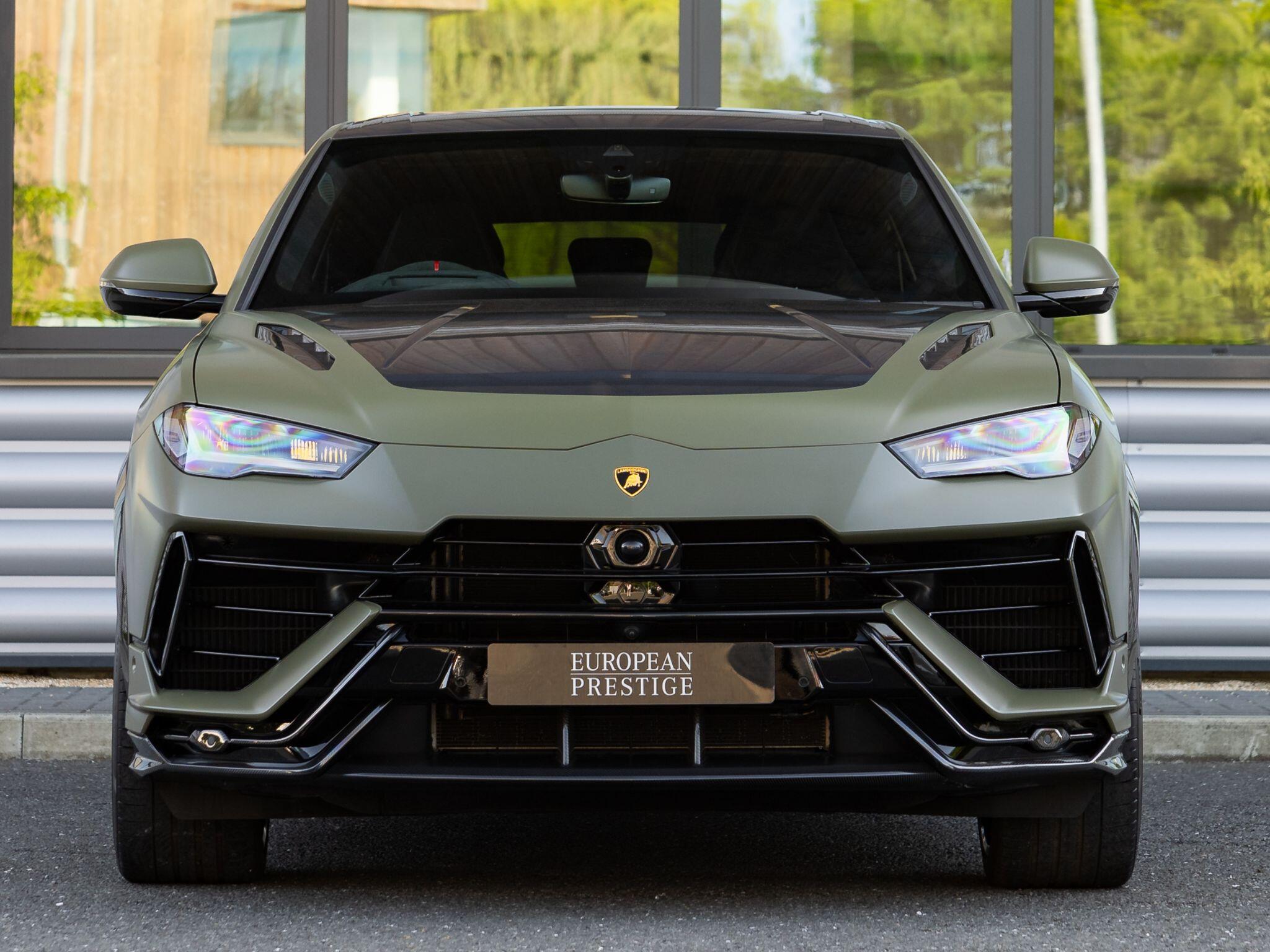 Lamborghini Urus view 8