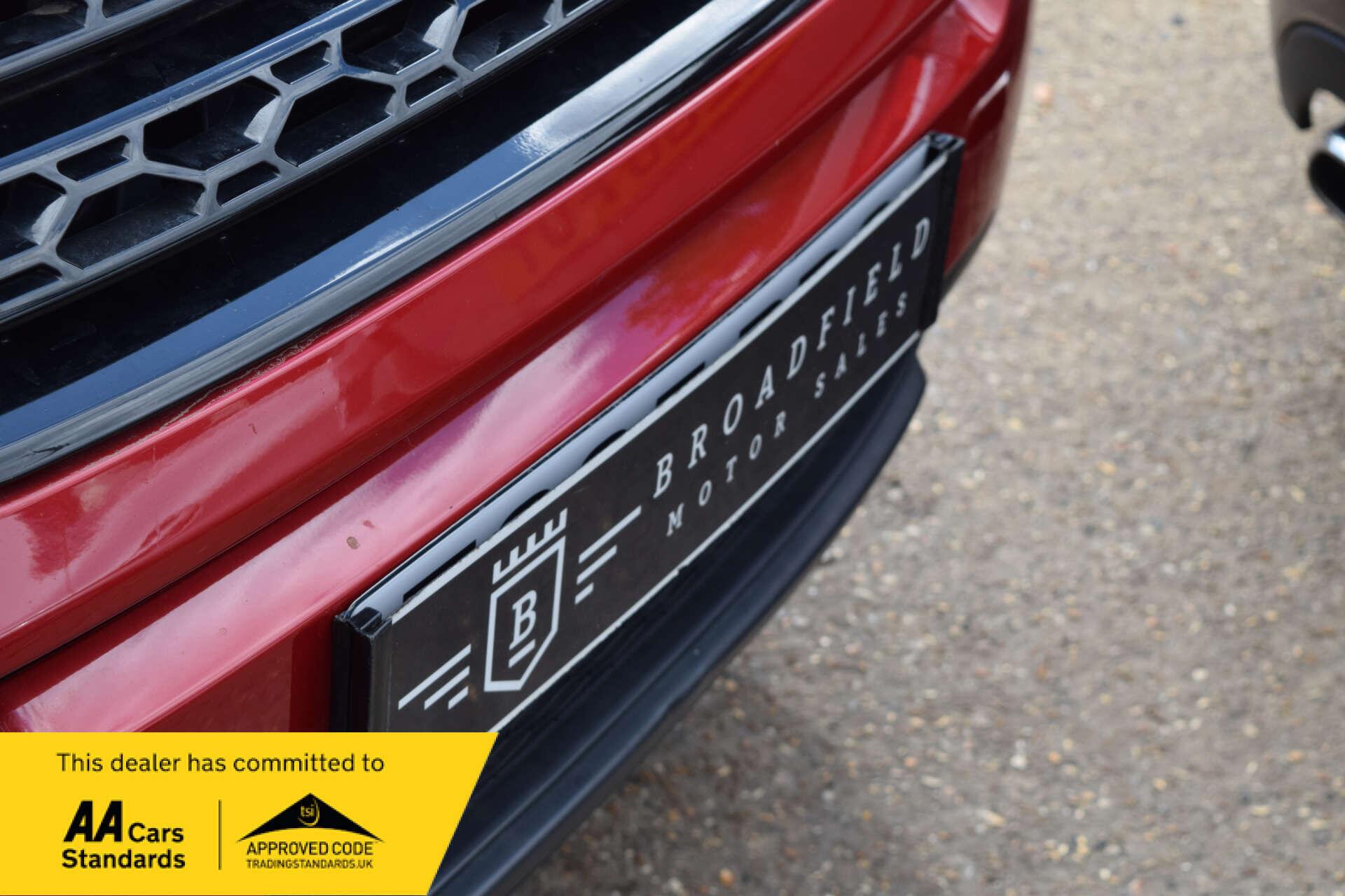Land Rover Discovery Sport view 9