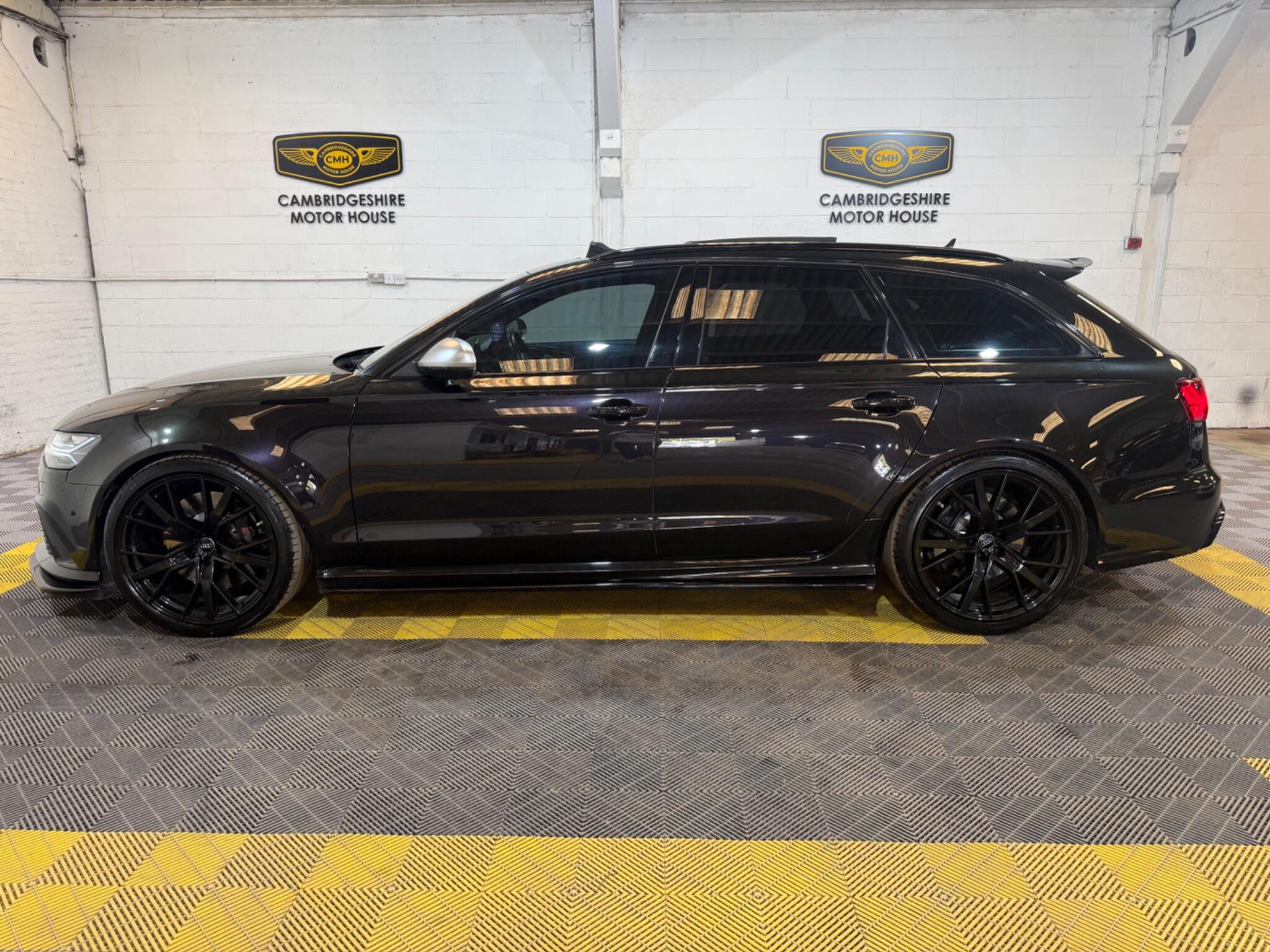 Audi RS6 view 10