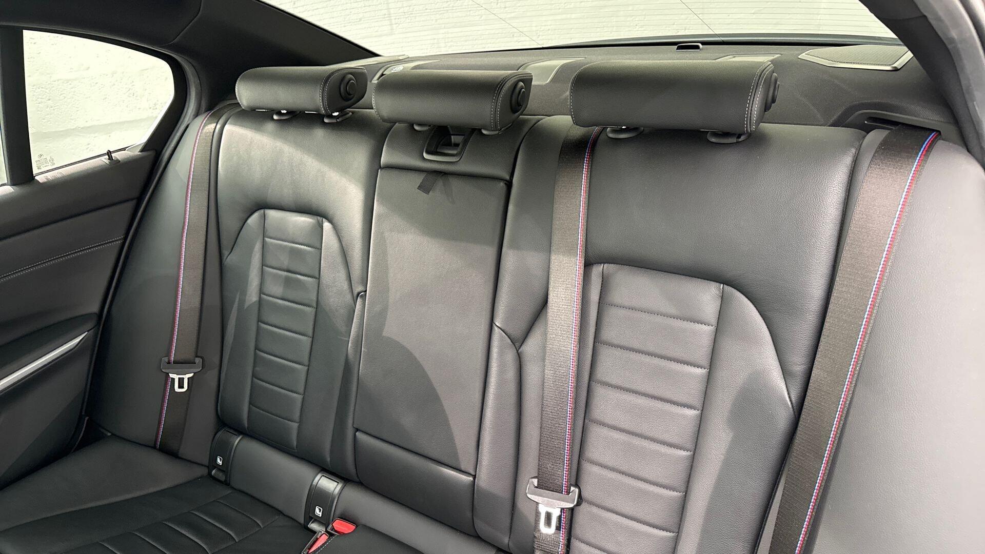 BMW 3 Series view 12