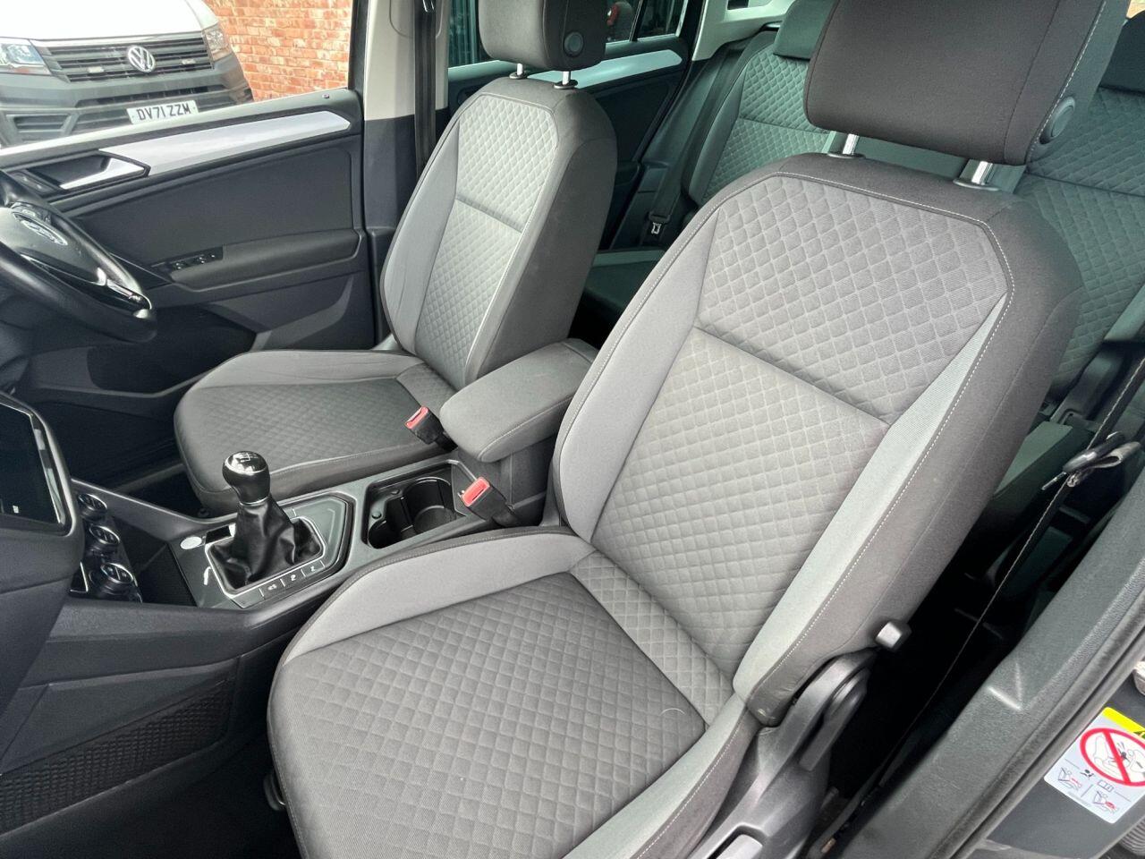 Volkswagen Tiguan view 12