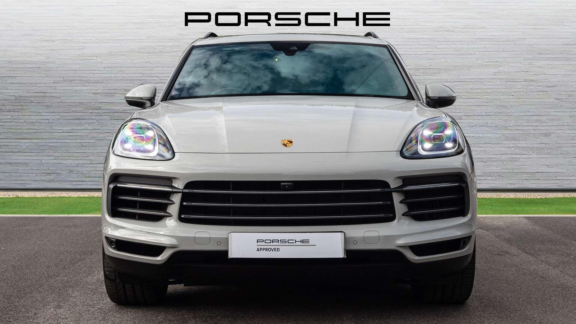 Porsche Cayenne view 9