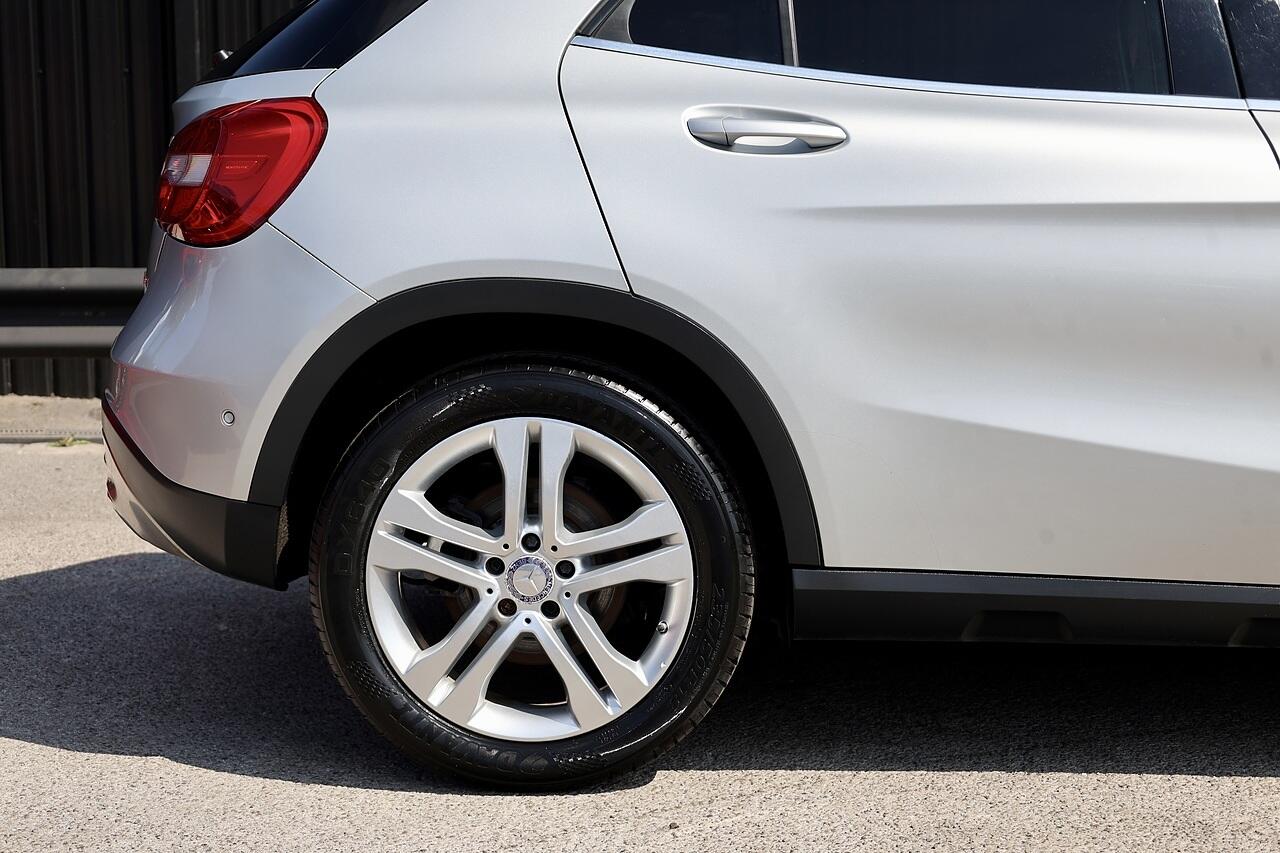 Mercedes-Benz Gla view 20