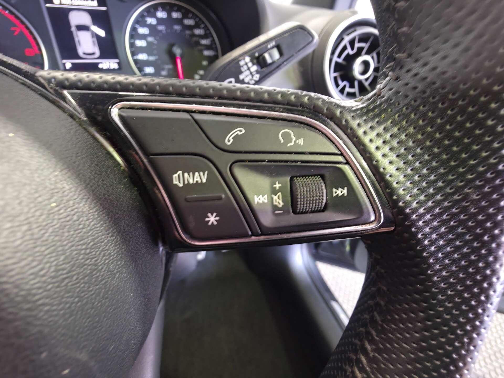 Audi Q2 view 16