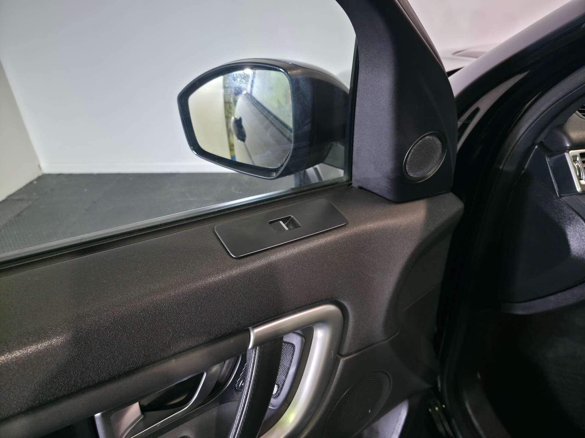Land Rover Discovery Sport view 64