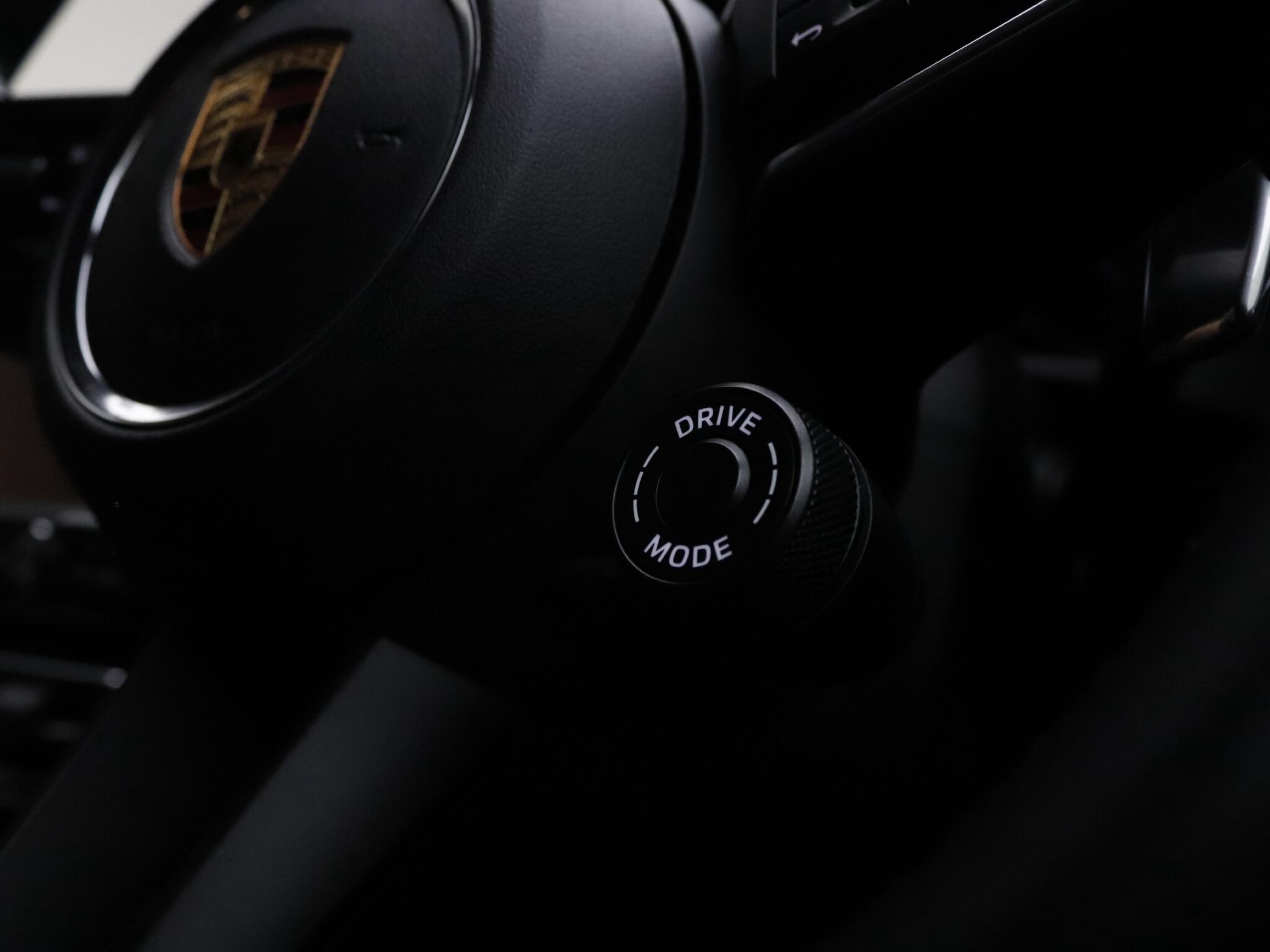 Porsche Macan view 22