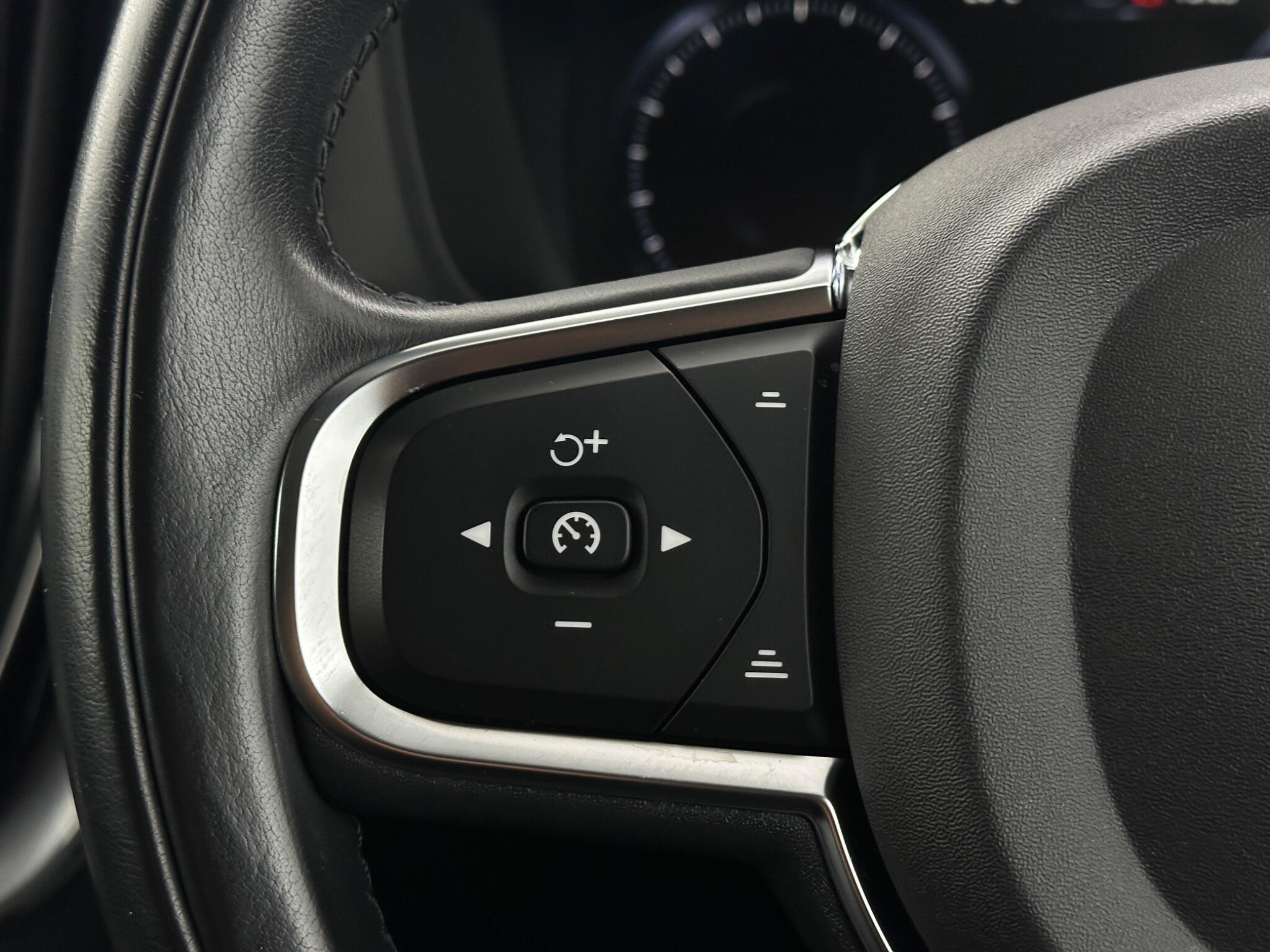 Volvo XC60 view 15