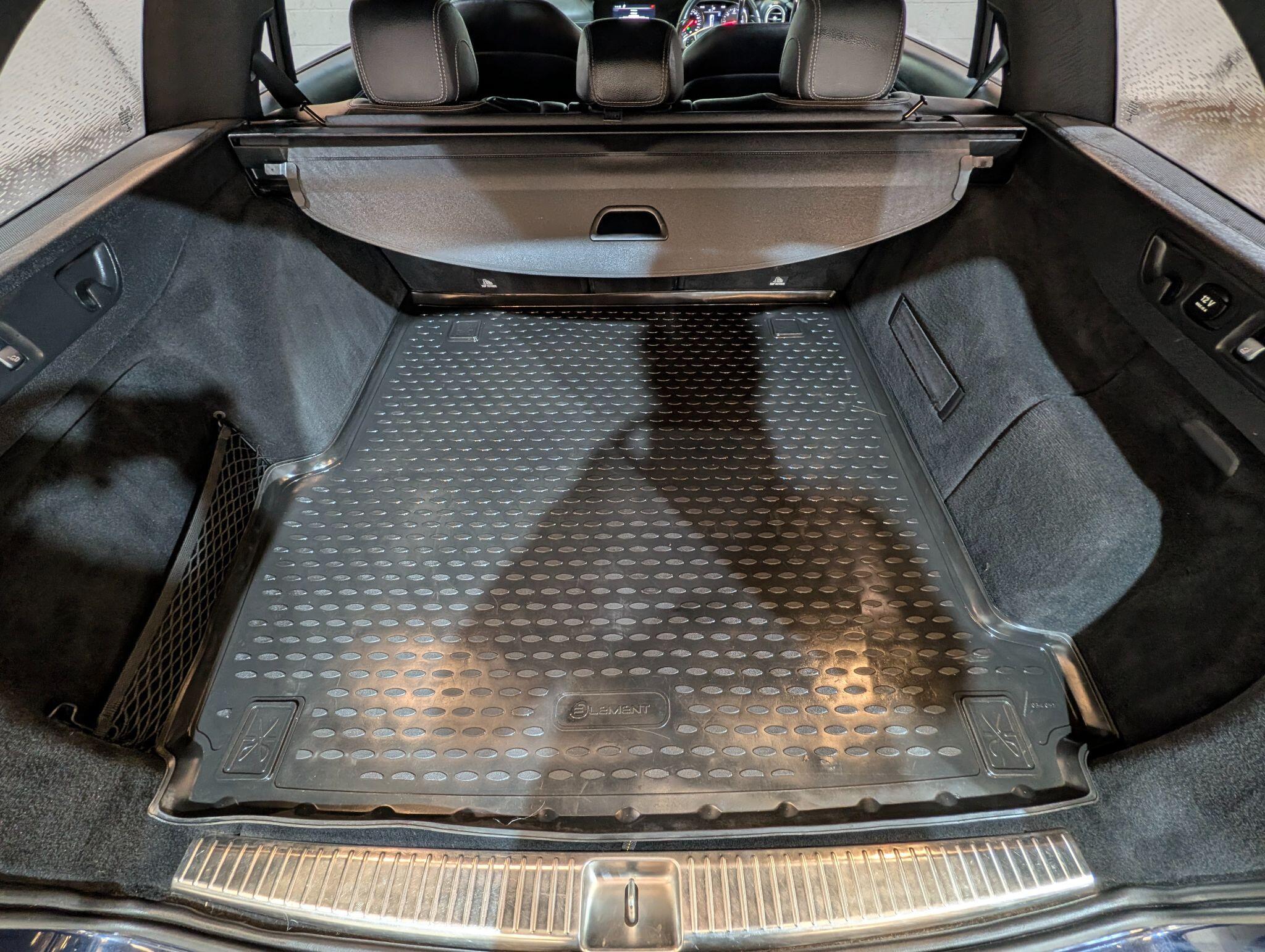 Mercedes-Benz E-Class view 58