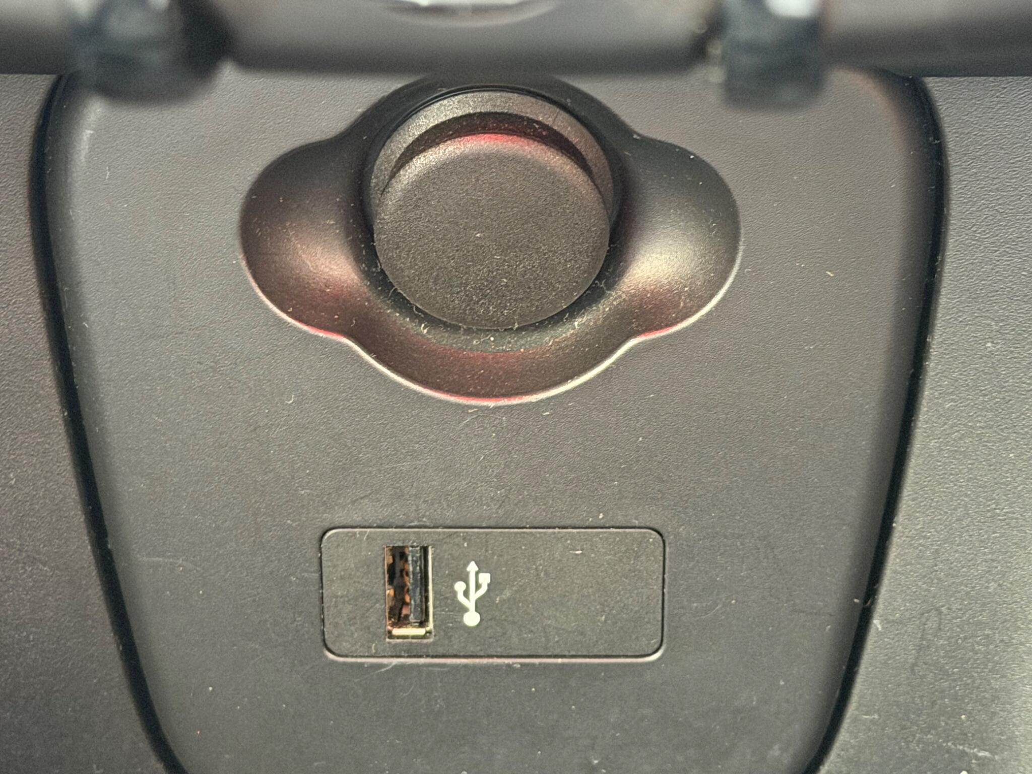 Mini Hatch view 27