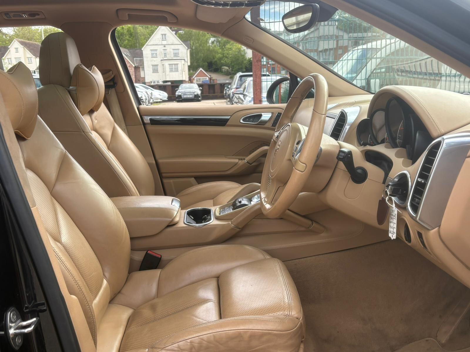 Porsche Cayenne view 11