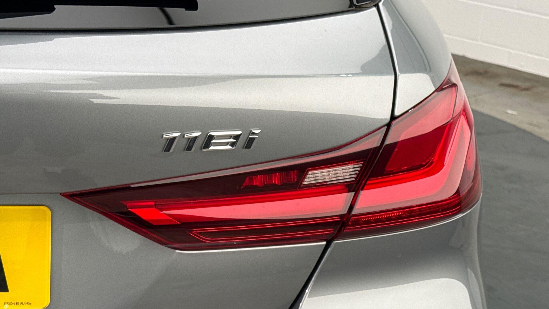 BMW 1 Series view 22