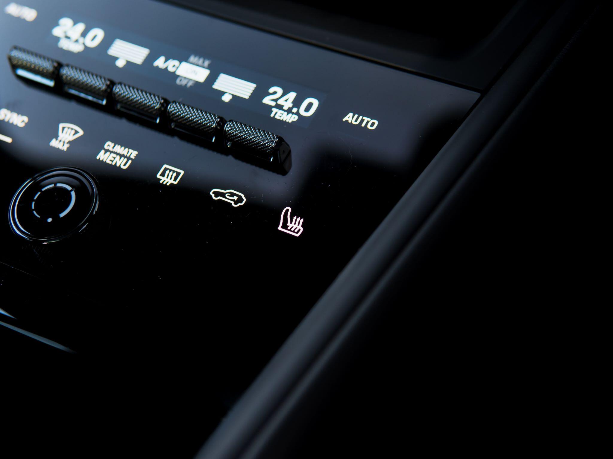 Porsche Macan view 14