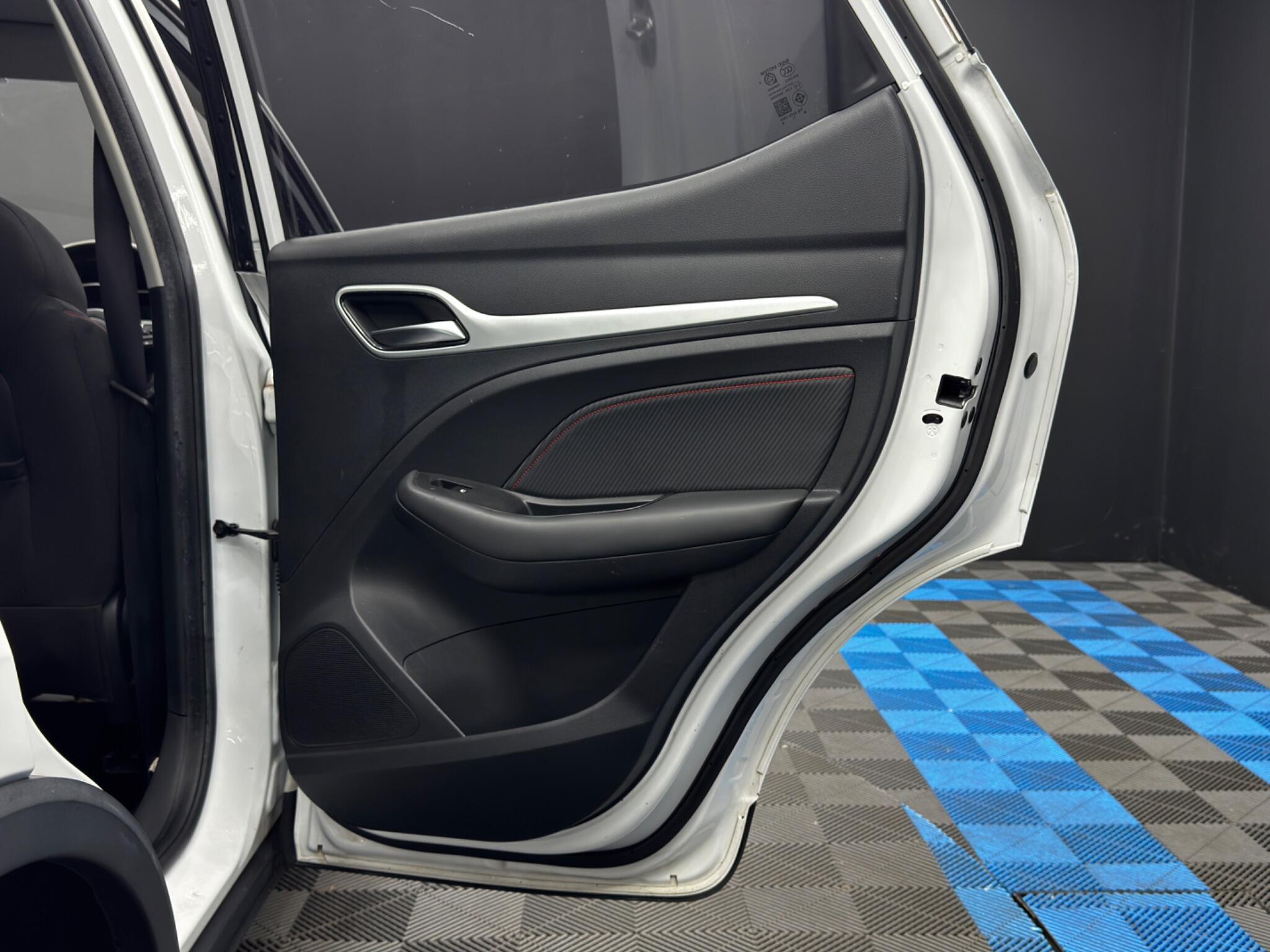 MG MG ZS view 34