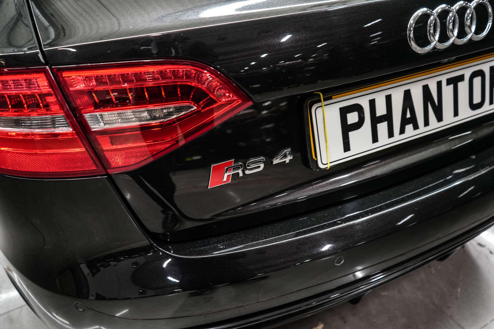 Audi RS4 view 12