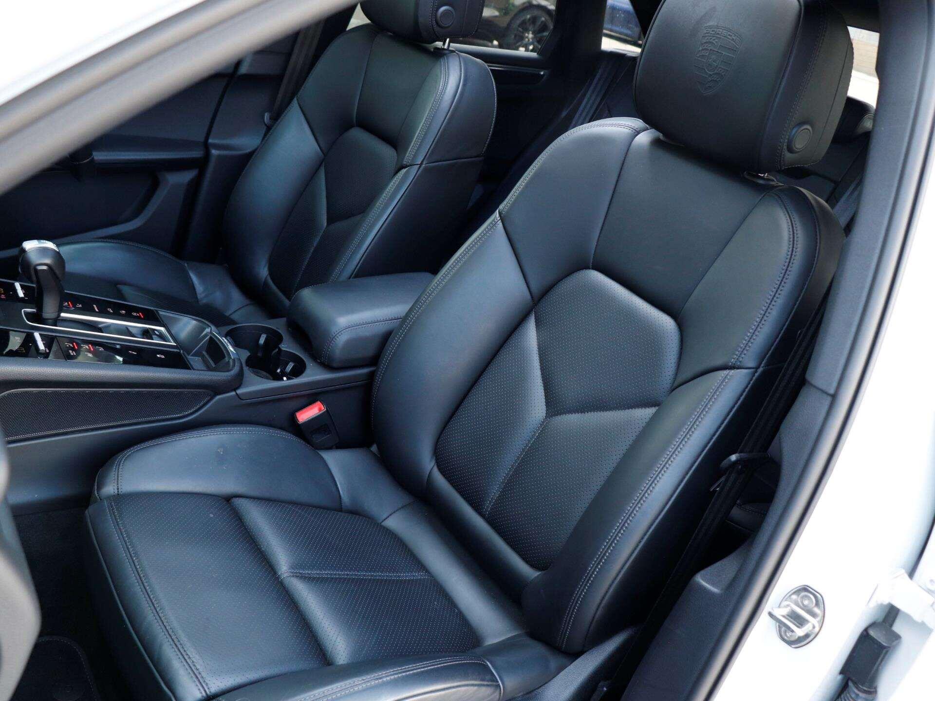 Porsche Macan view 24