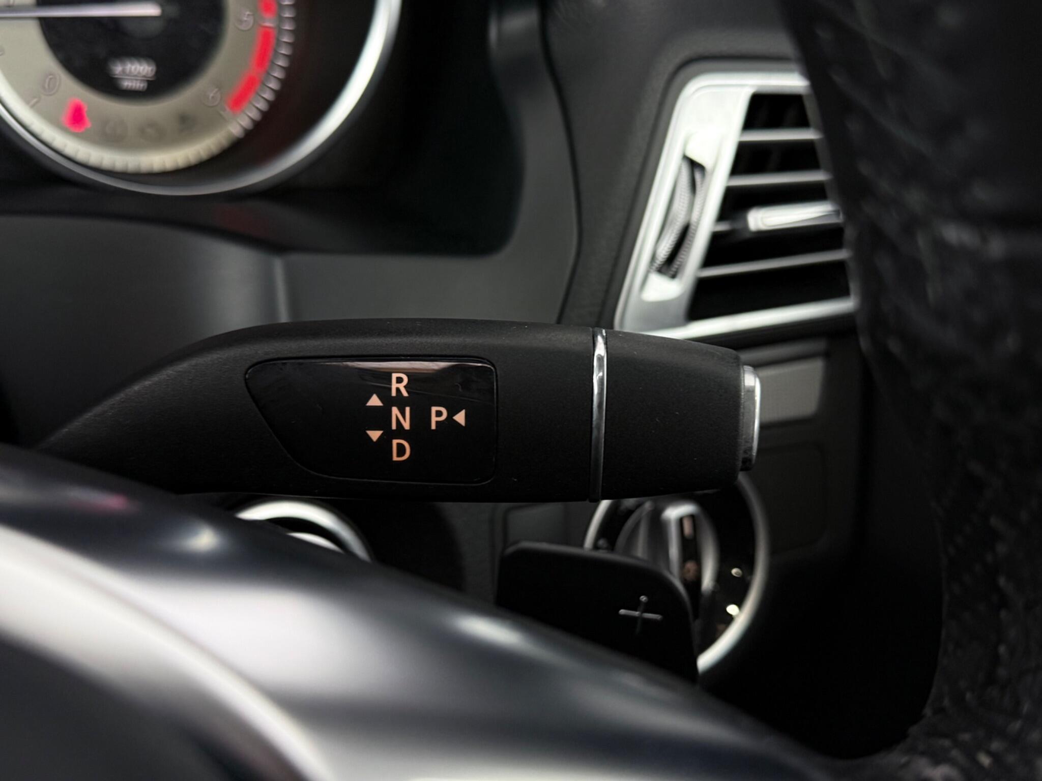 Mercedes-Benz E-Class view 18