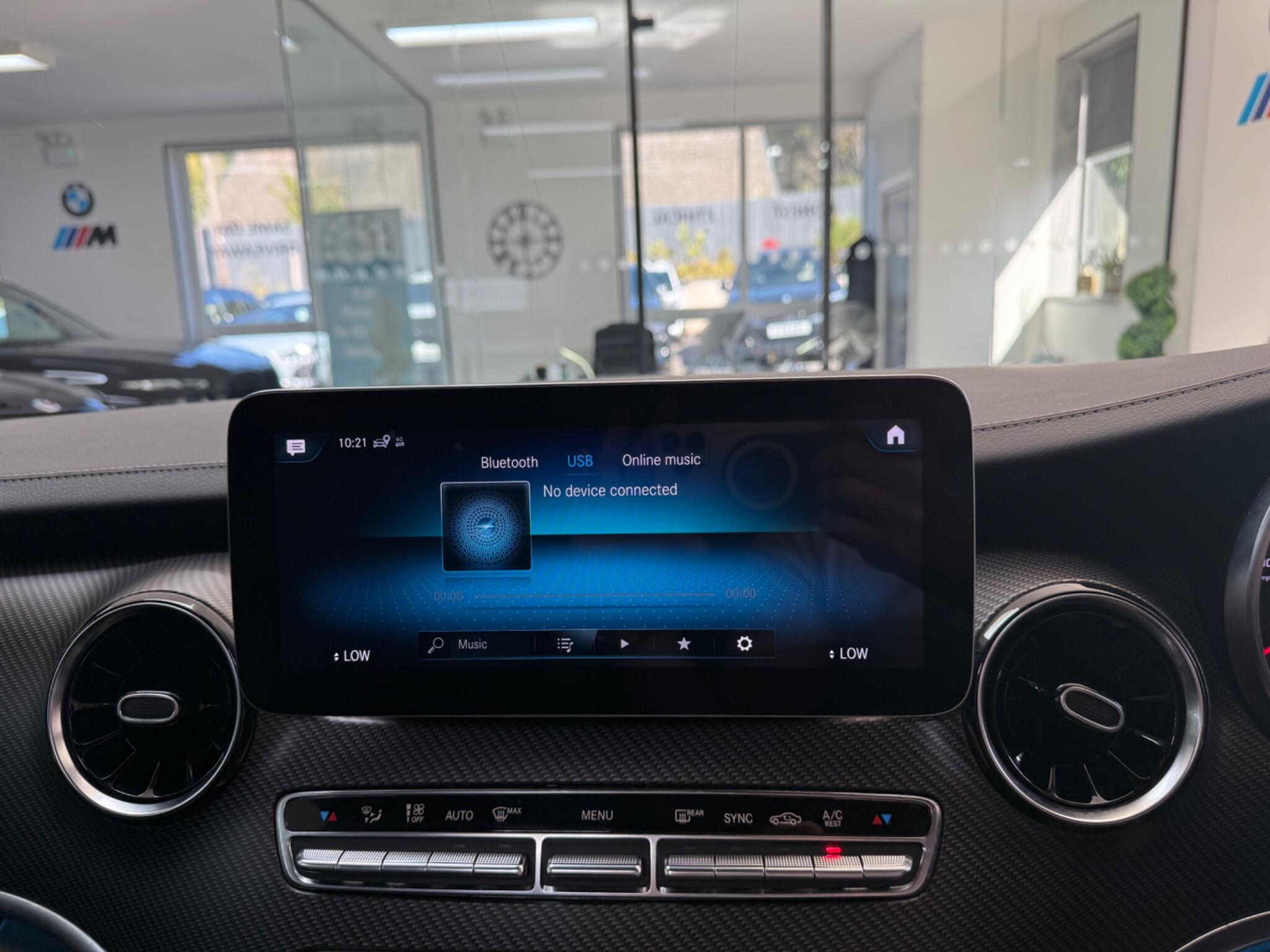 Mercedes-Benz V-Class view 31