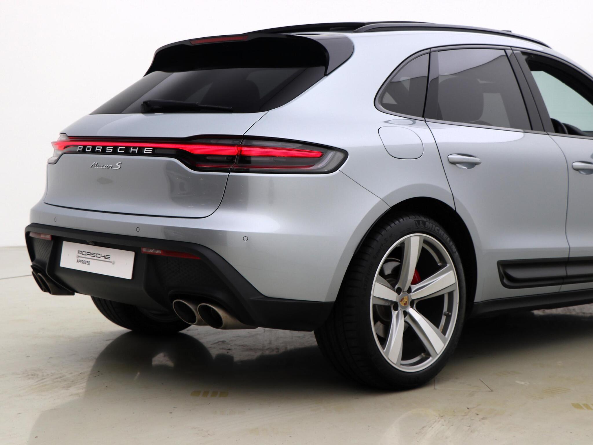 Porsche Macan view 22