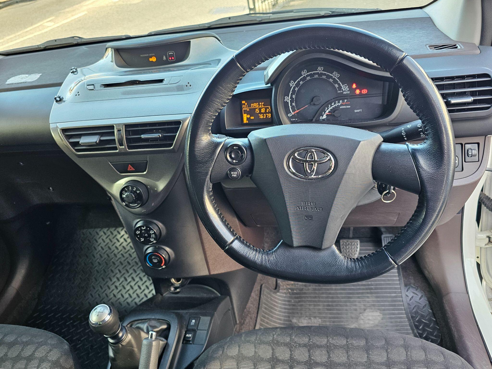 Toyota Iq view 24