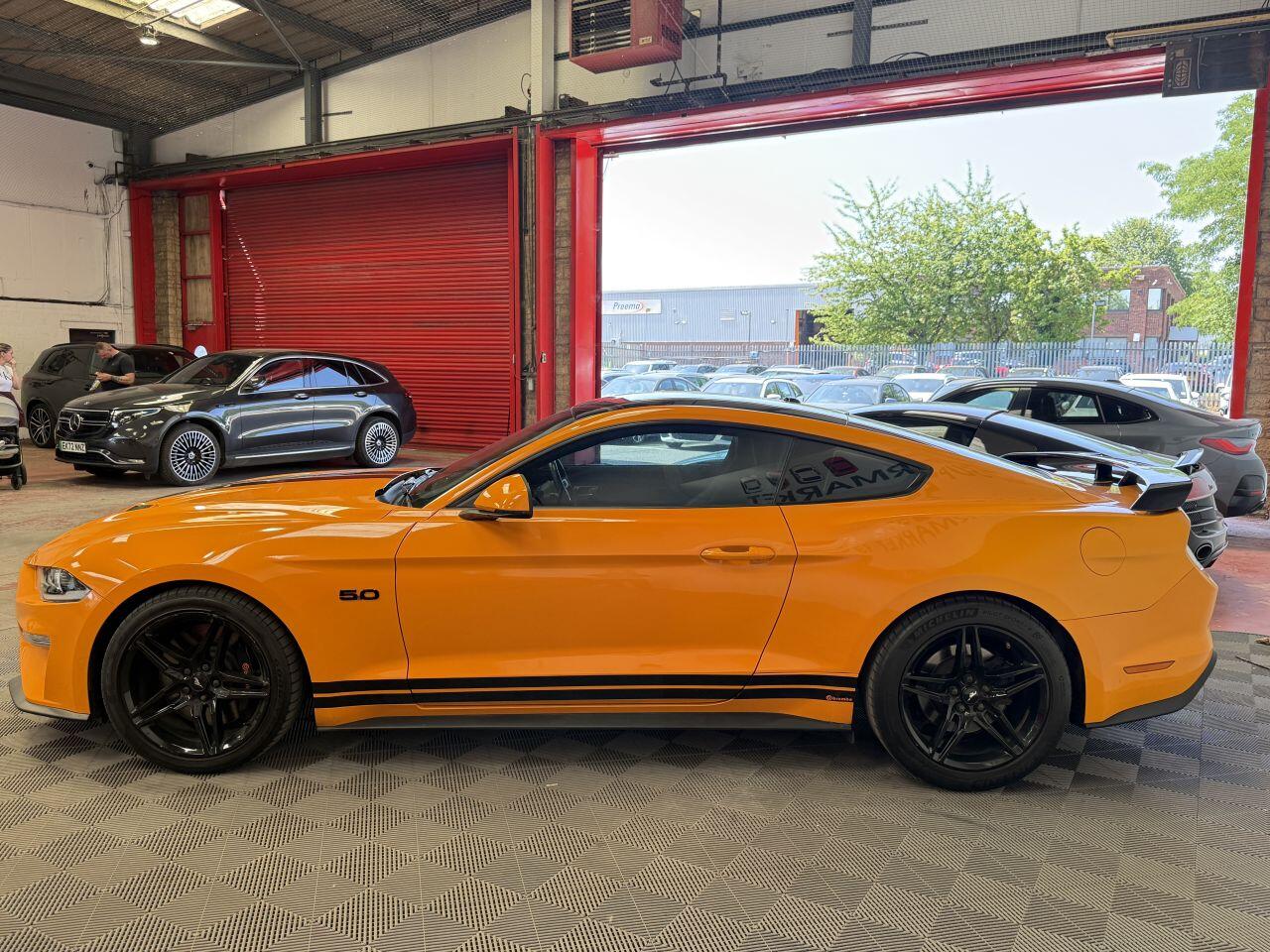 Ford Mustang view 6