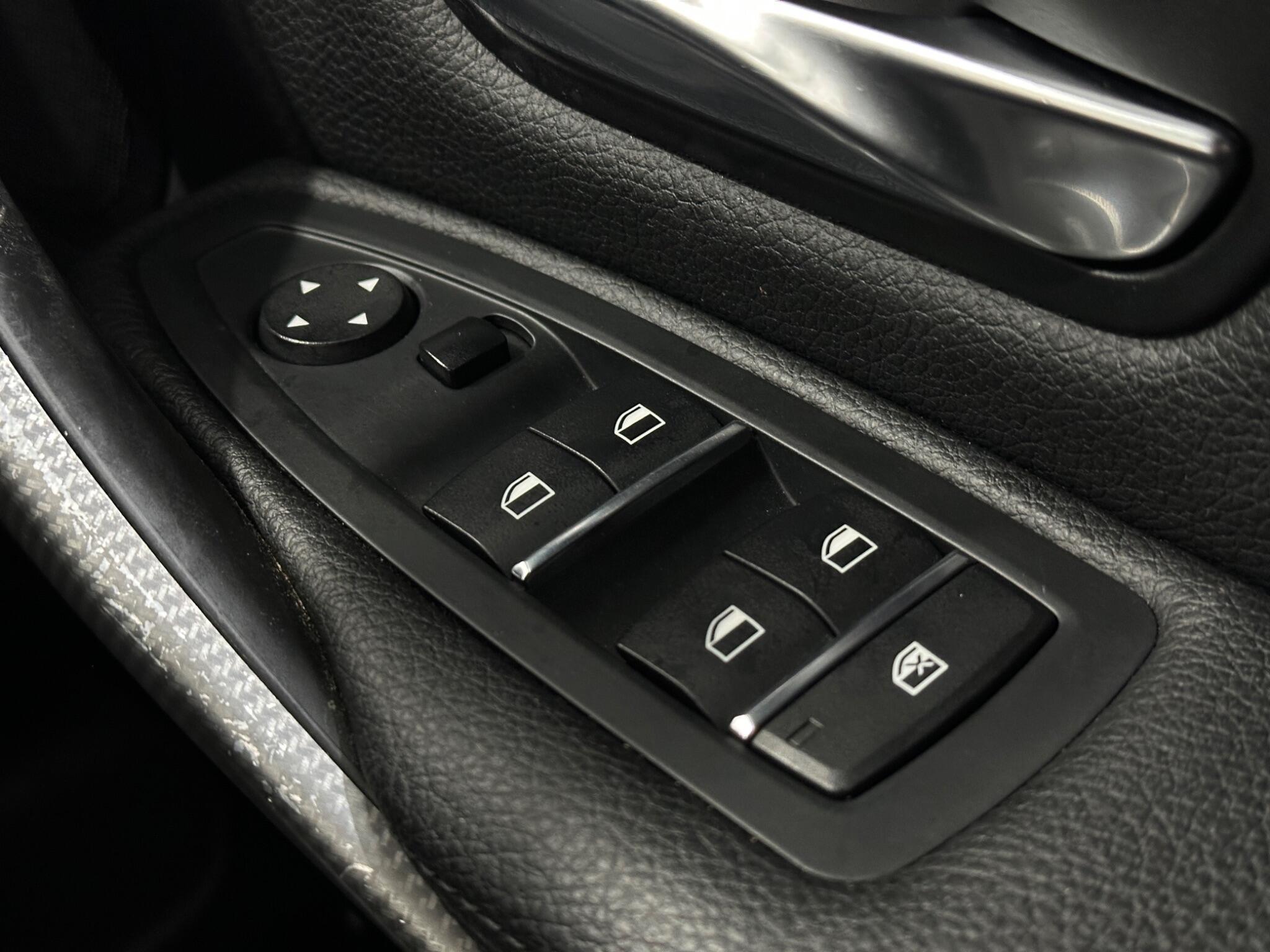 BMW 3 Series view 19