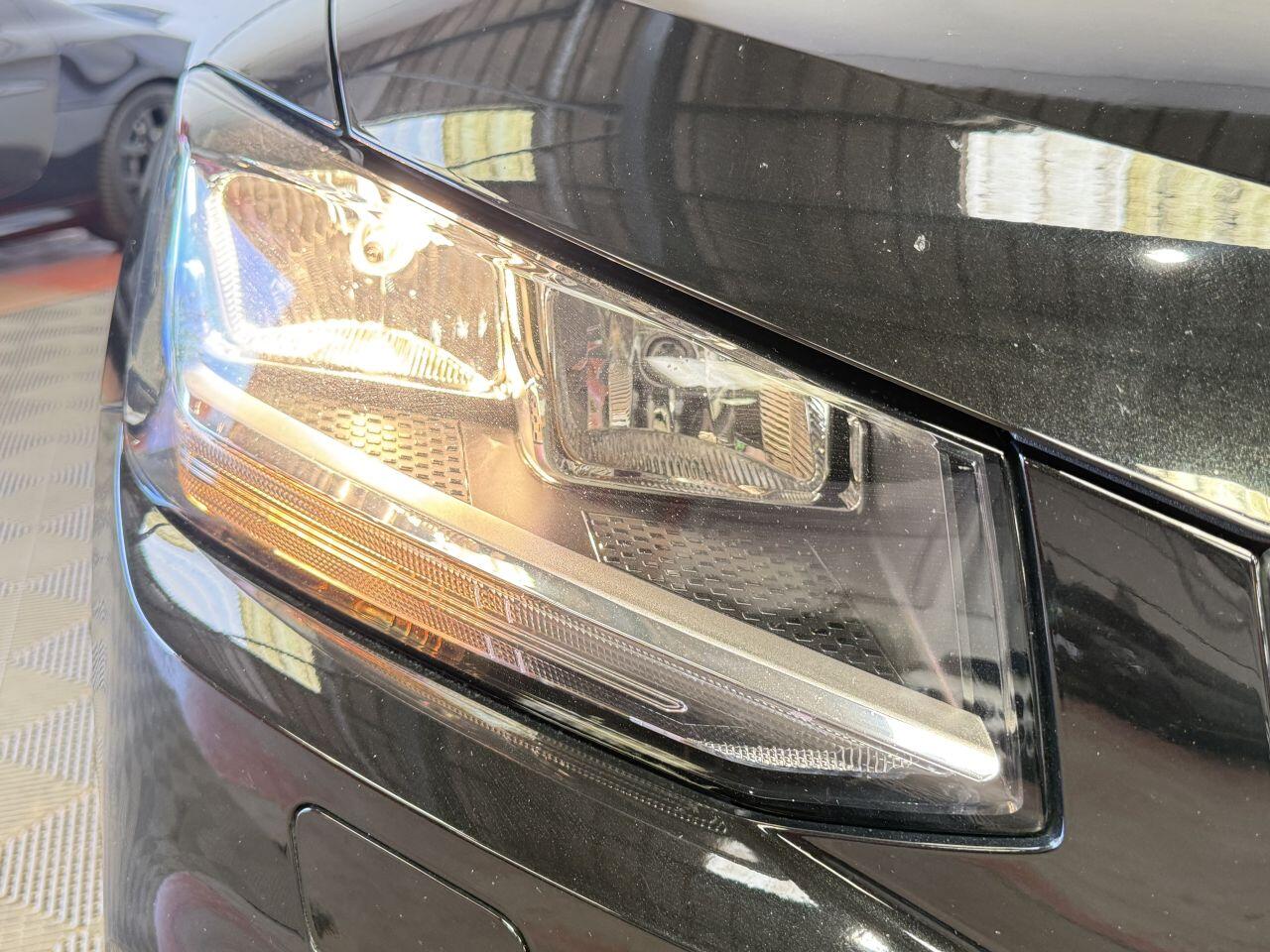 Audi Q2 view 24