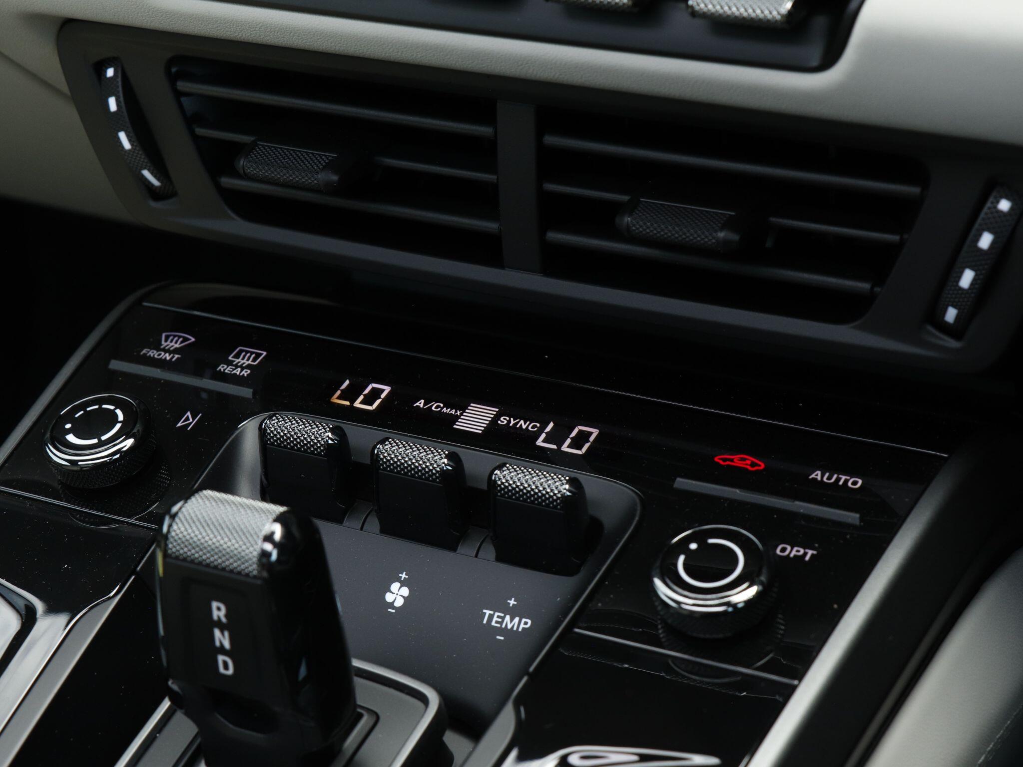 Porsche 911 view 17