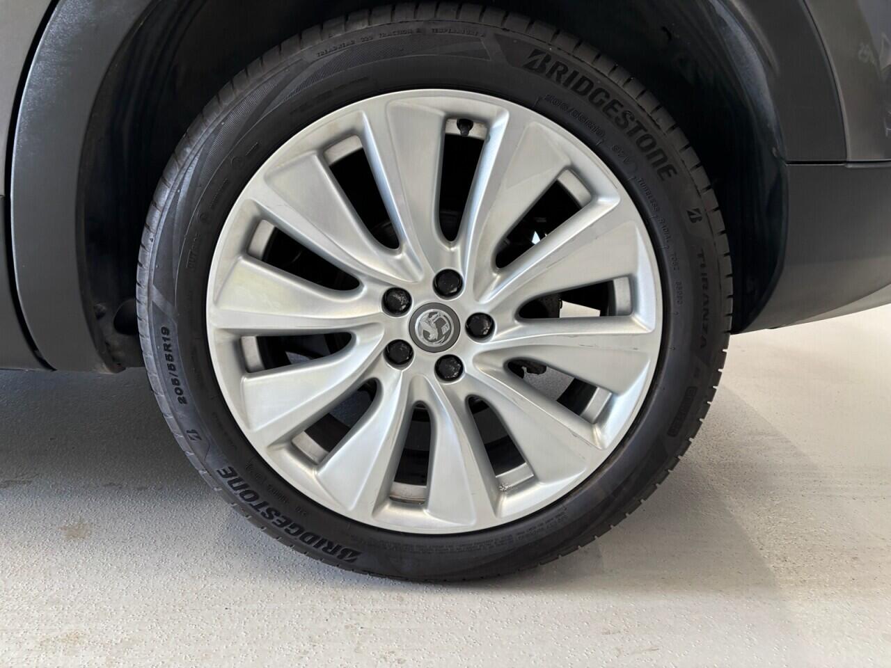 Vauxhall Grandland X view 10
