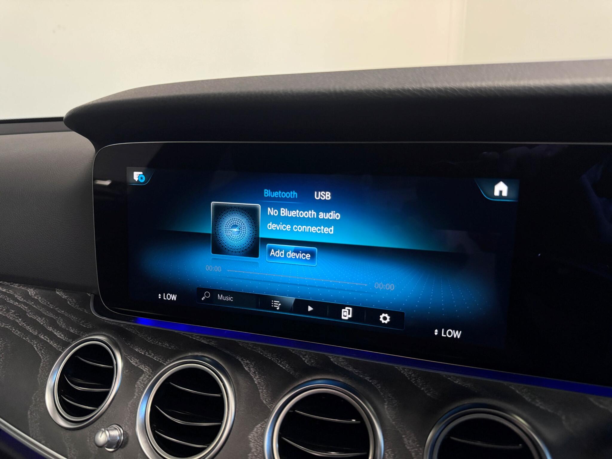 Mercedes-Benz E-Class view 45