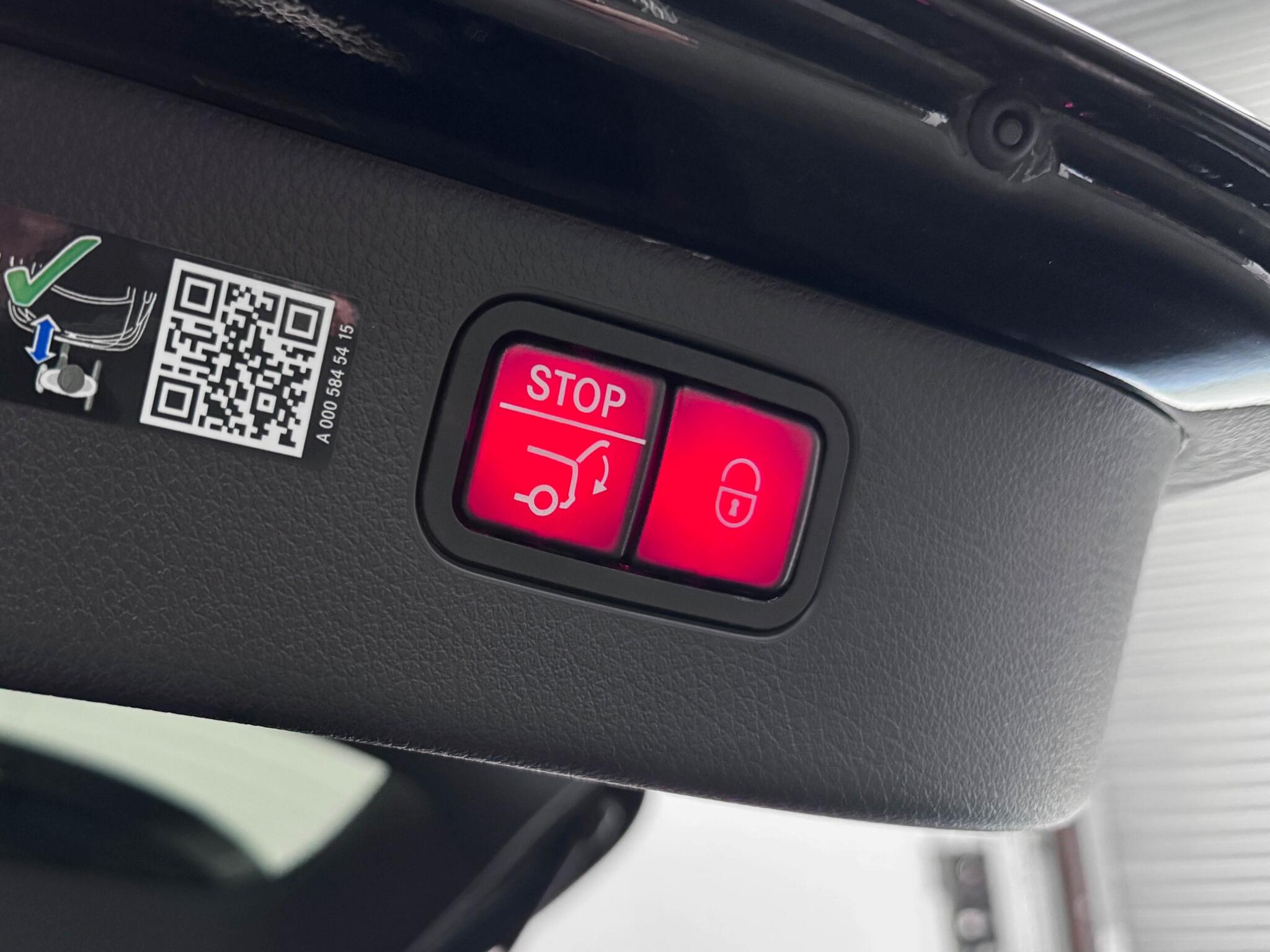 Mercedes-Benz C-Class view 8