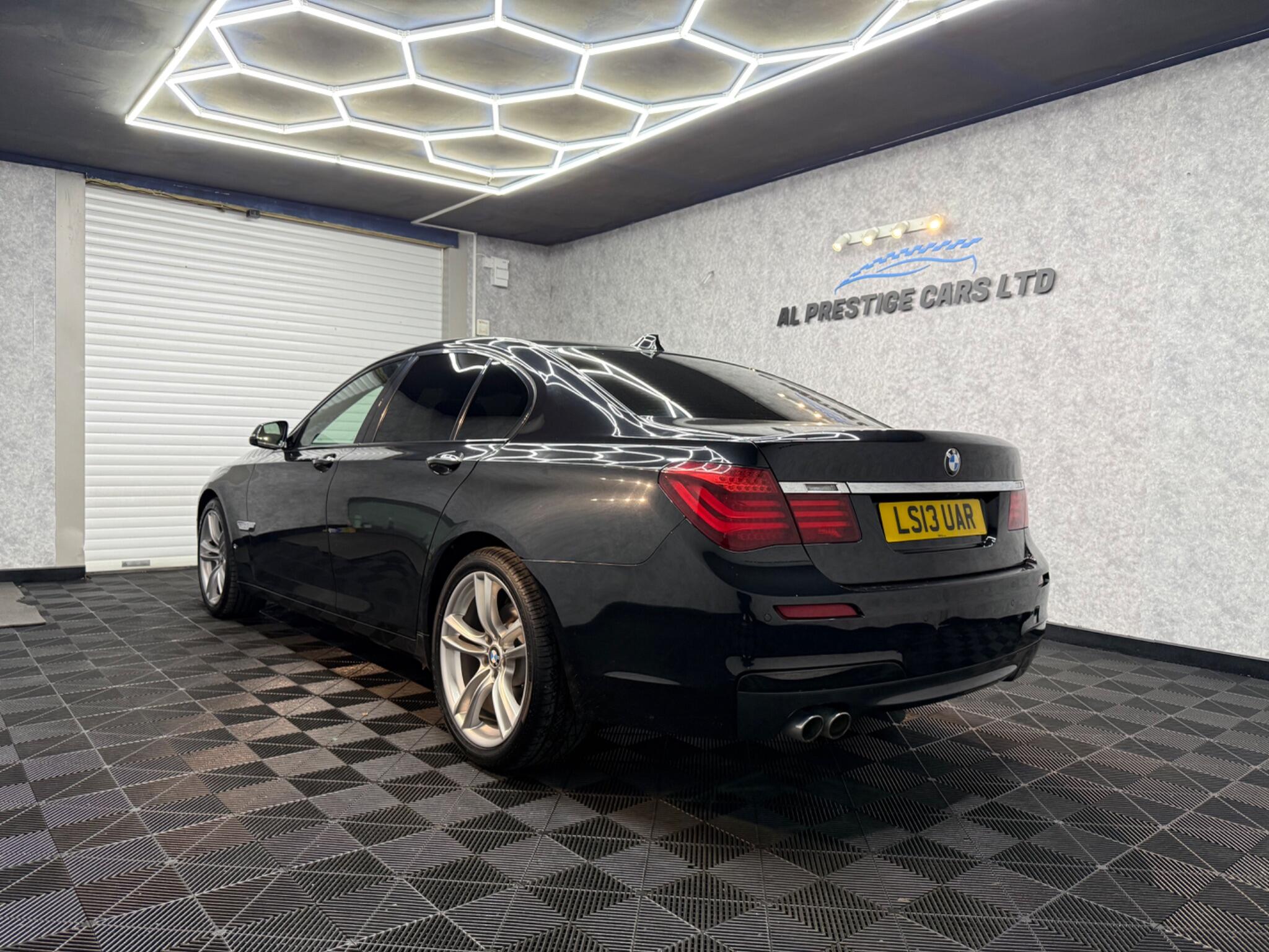 BMW 7 Series view 6